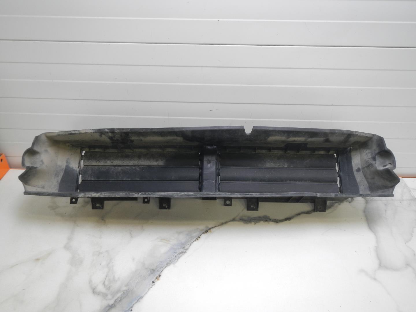 Воздуховод радиатора нижний