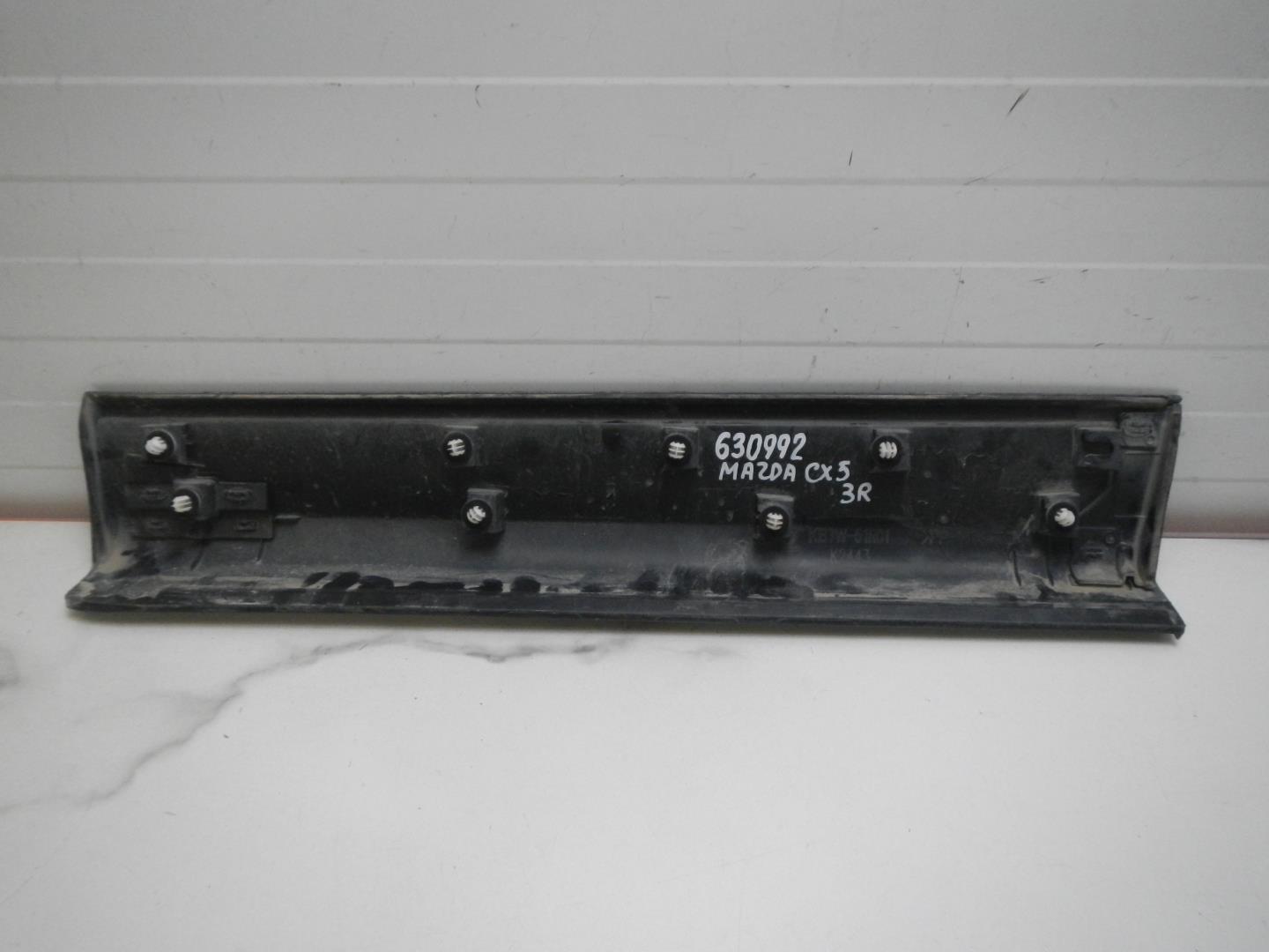 Молдинг задней правой двери