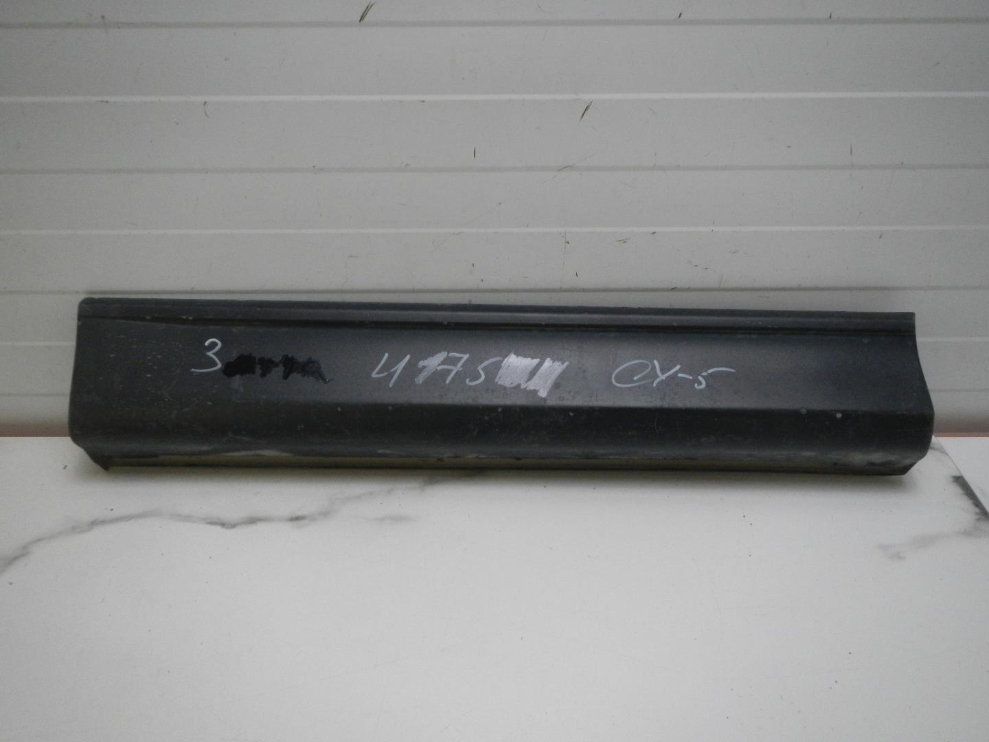 Молдинг задней правой двери