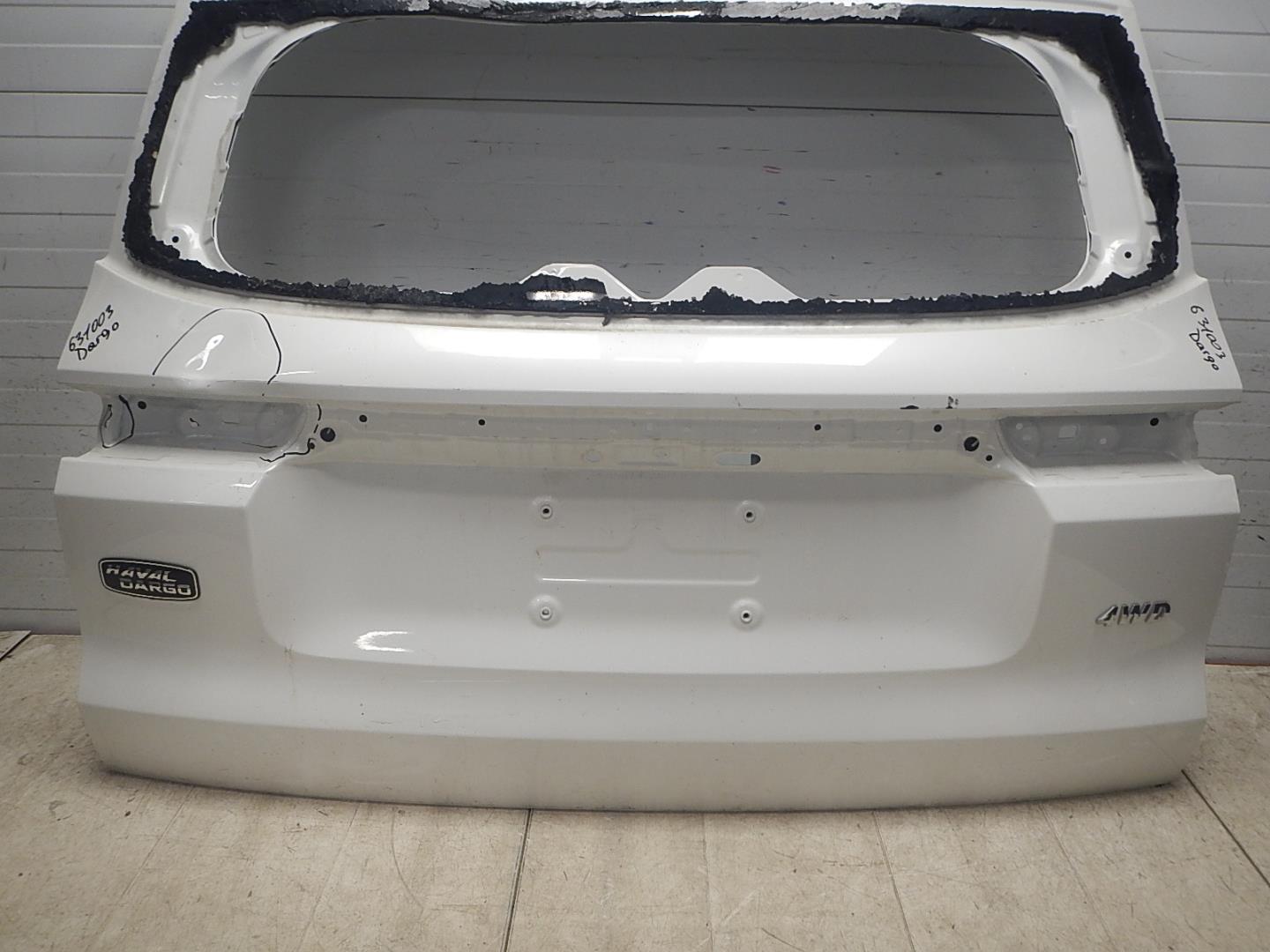 Дверь багажника