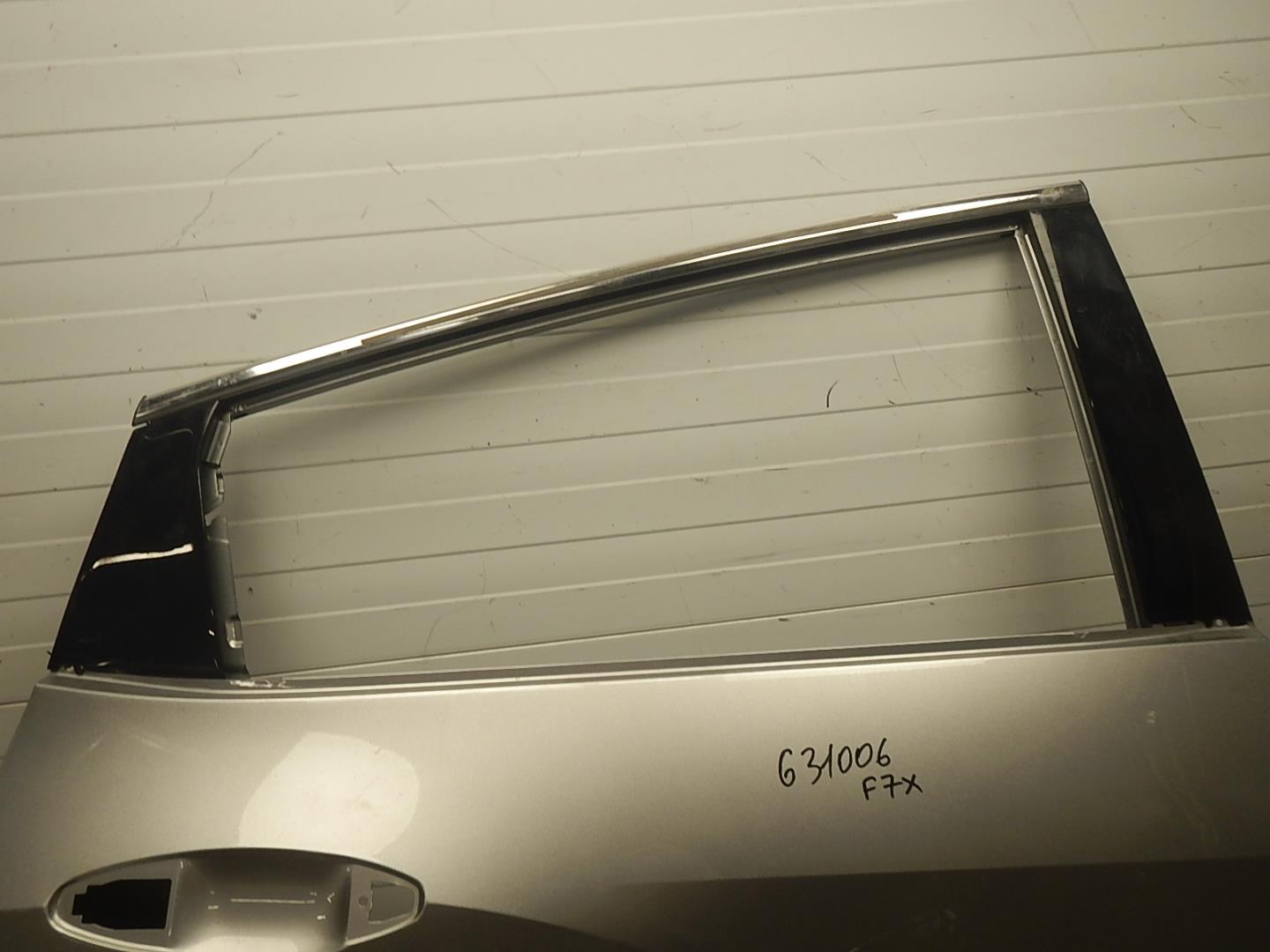 Дверь задняя правая