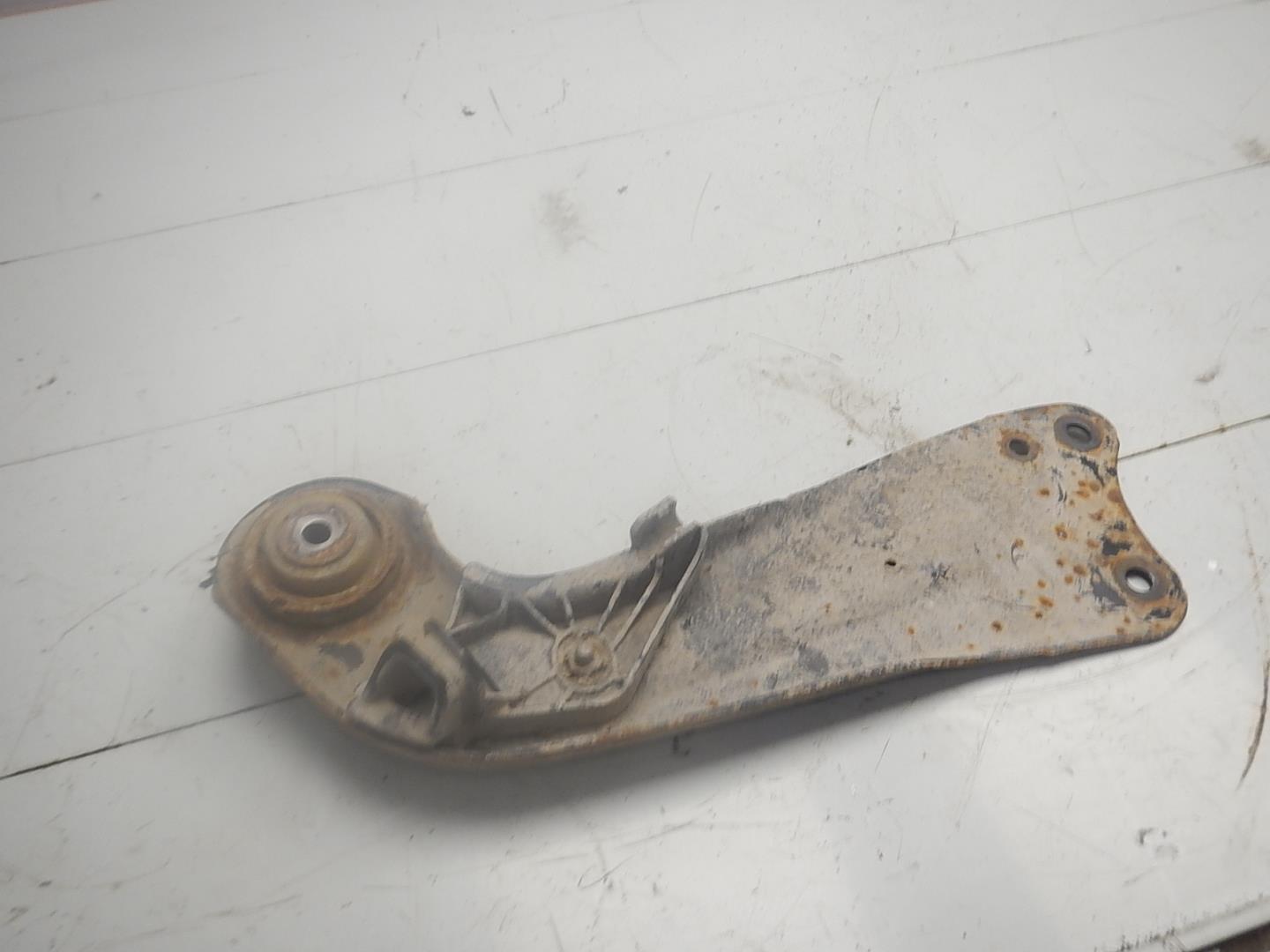 Рычаг задний продольный правый