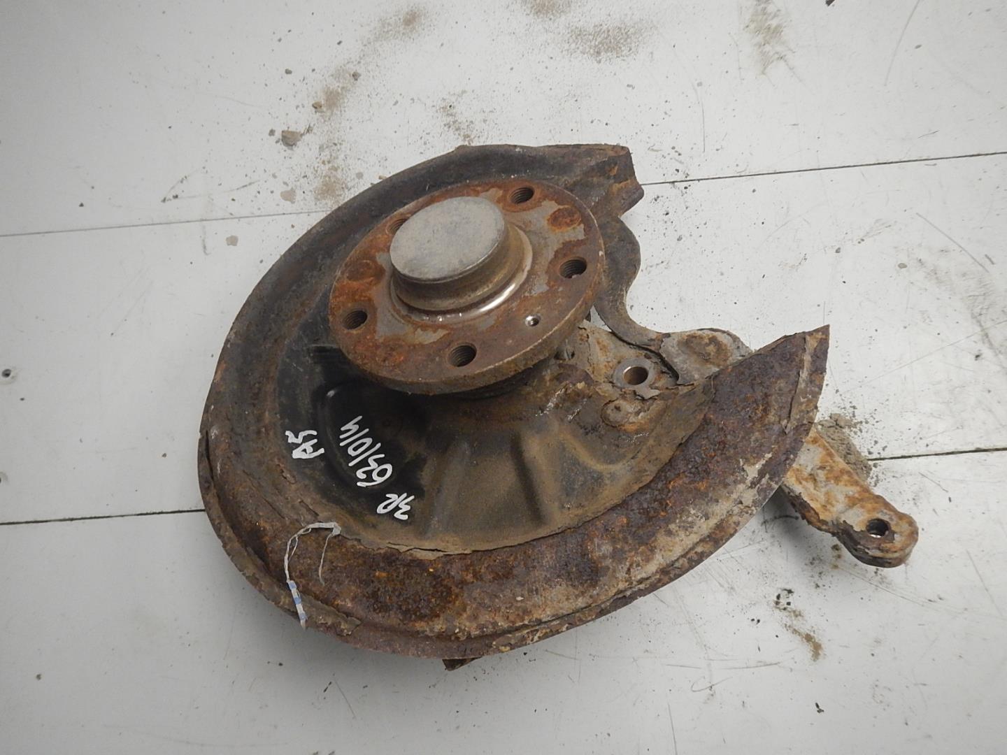 Кулак поворотный задний правый