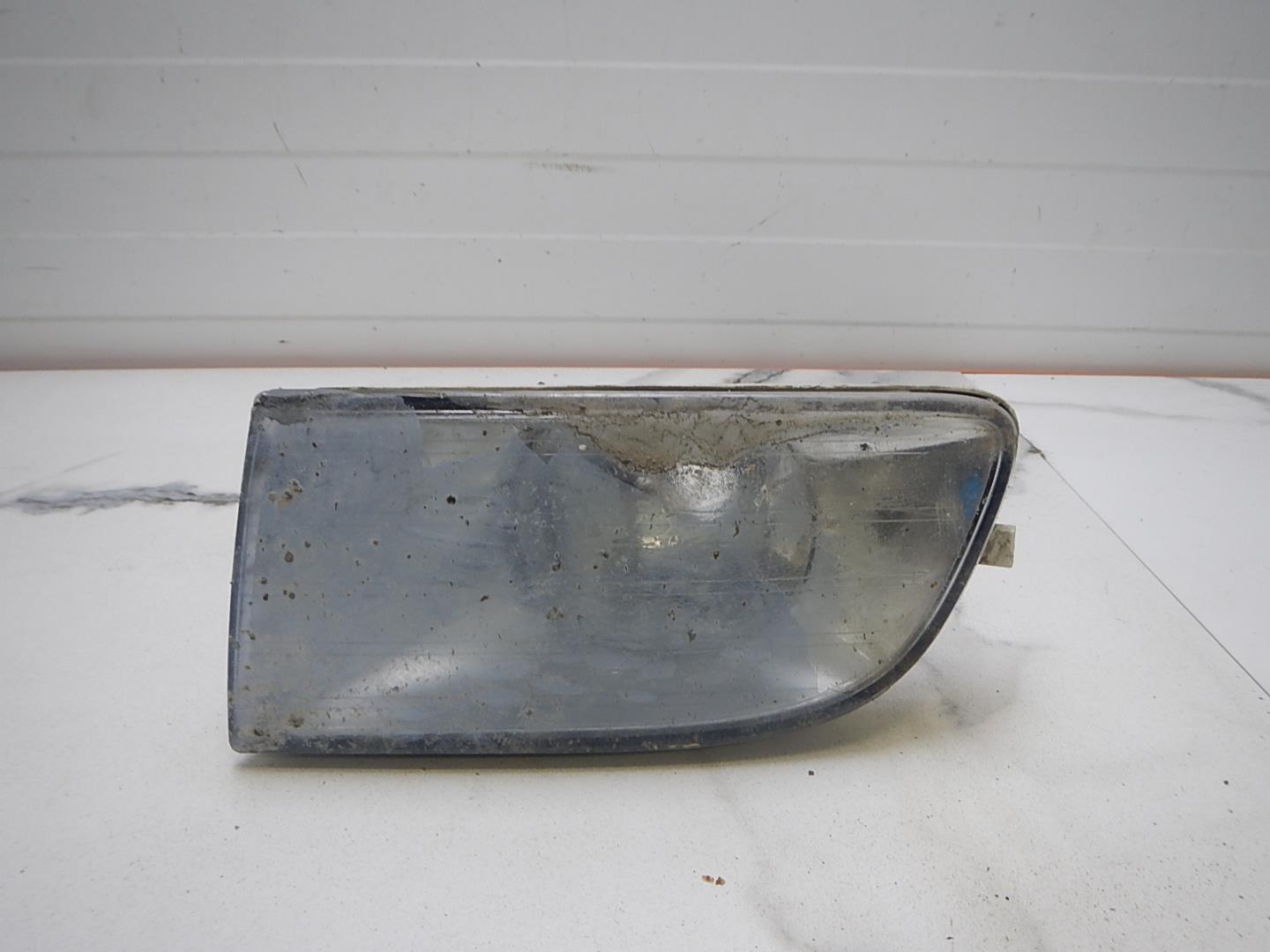 Фара противотуманная левая