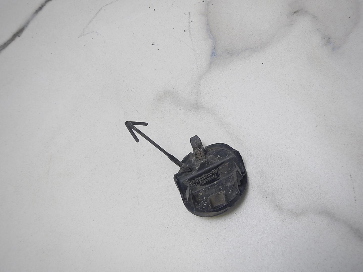 Заглушка буксировочного крюка