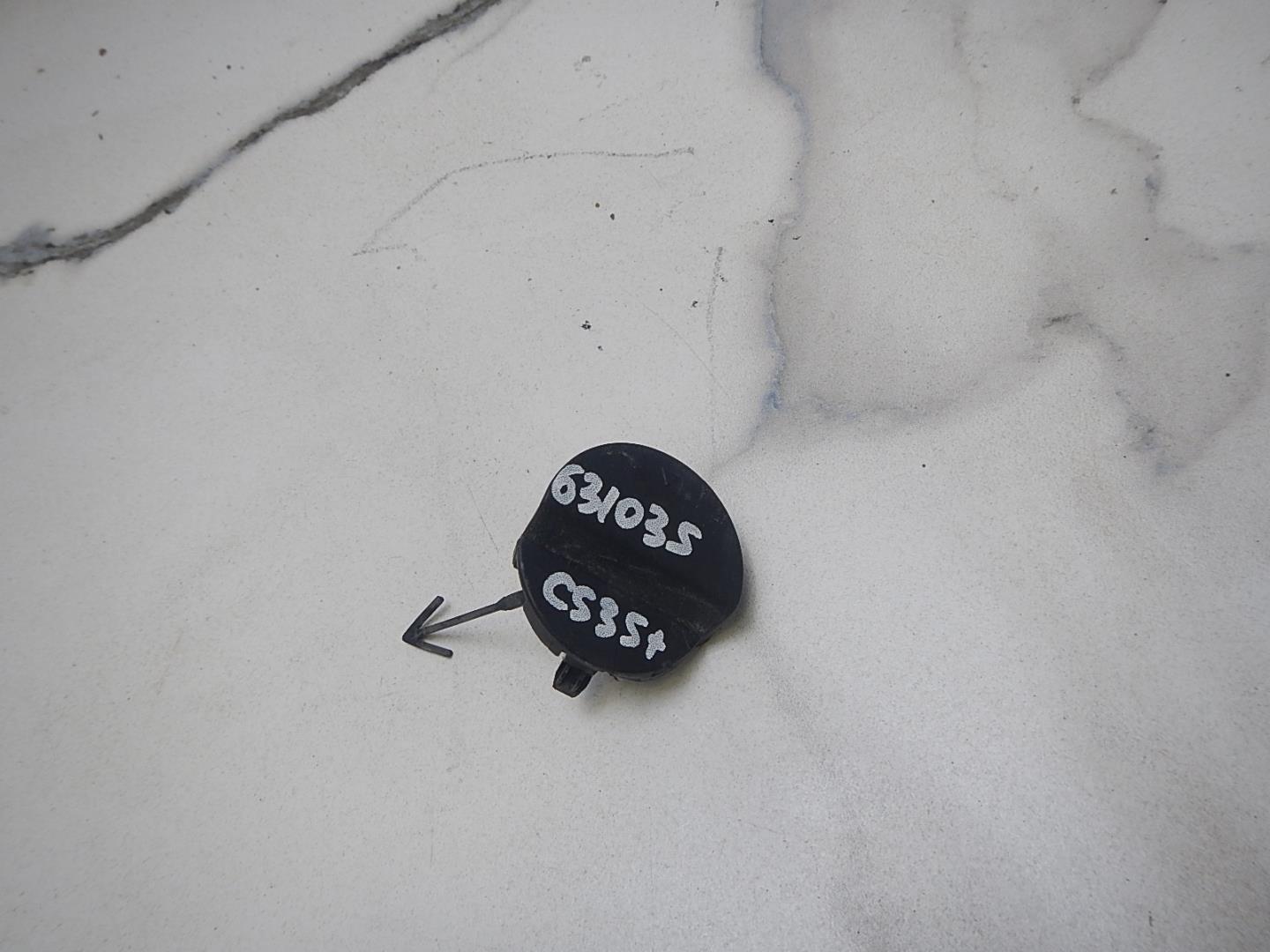 Заглушка буксировочного крюка