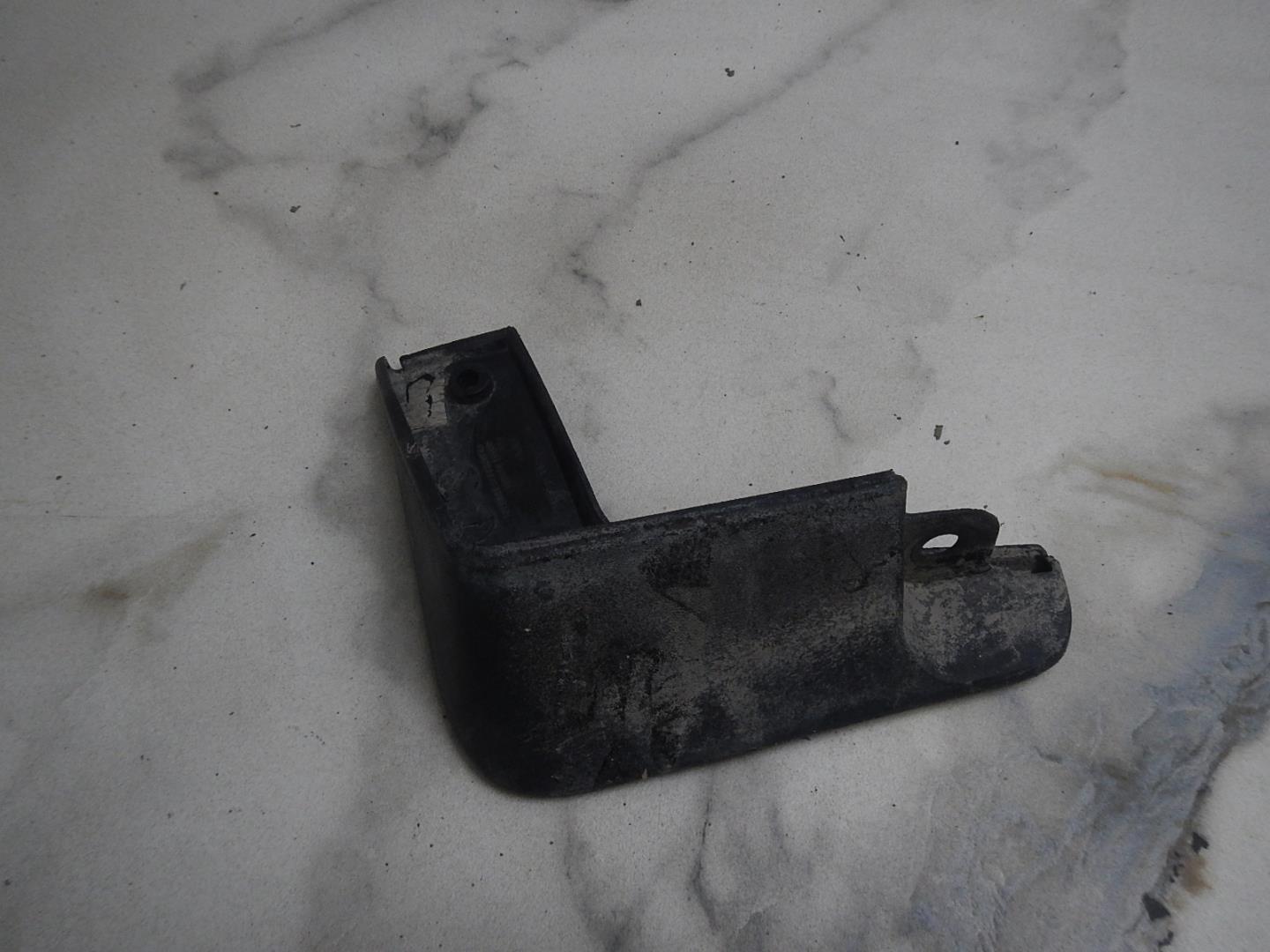 Брызговик передний левый