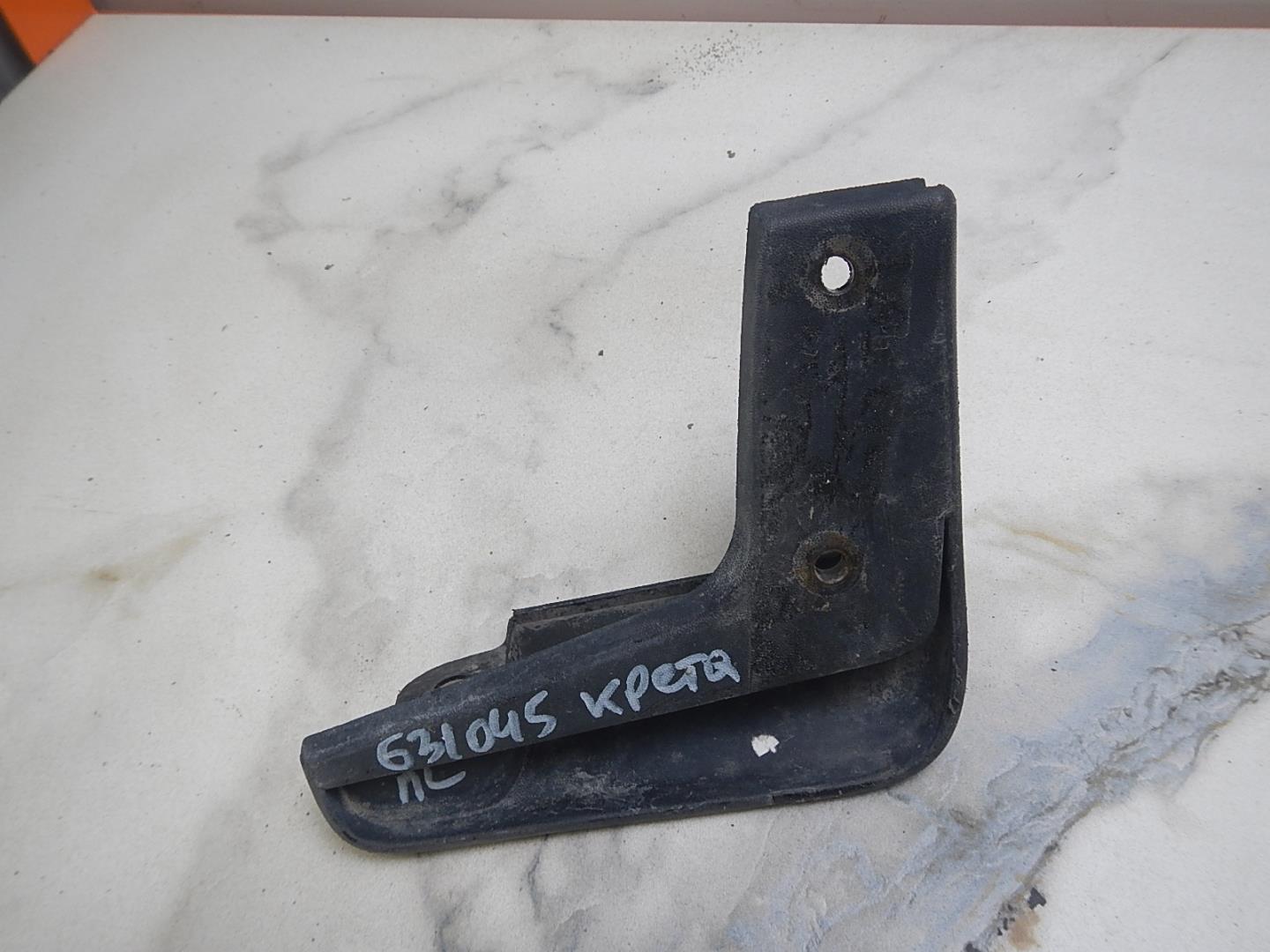 Брызговик передний левый