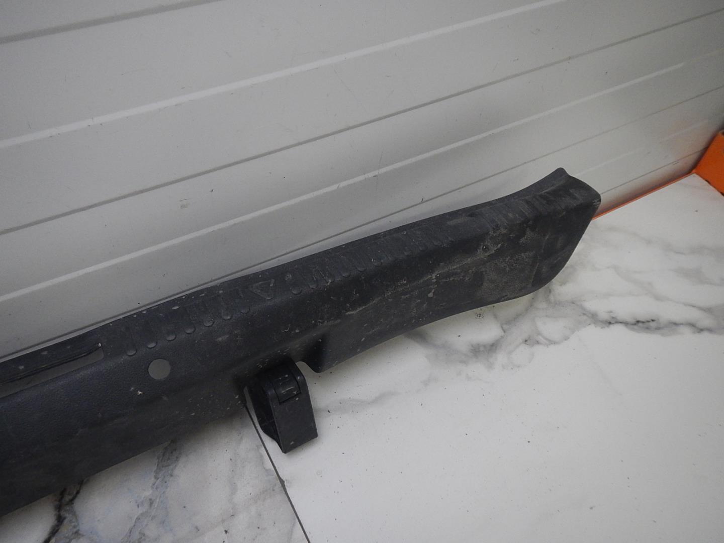 Обшивка багажника