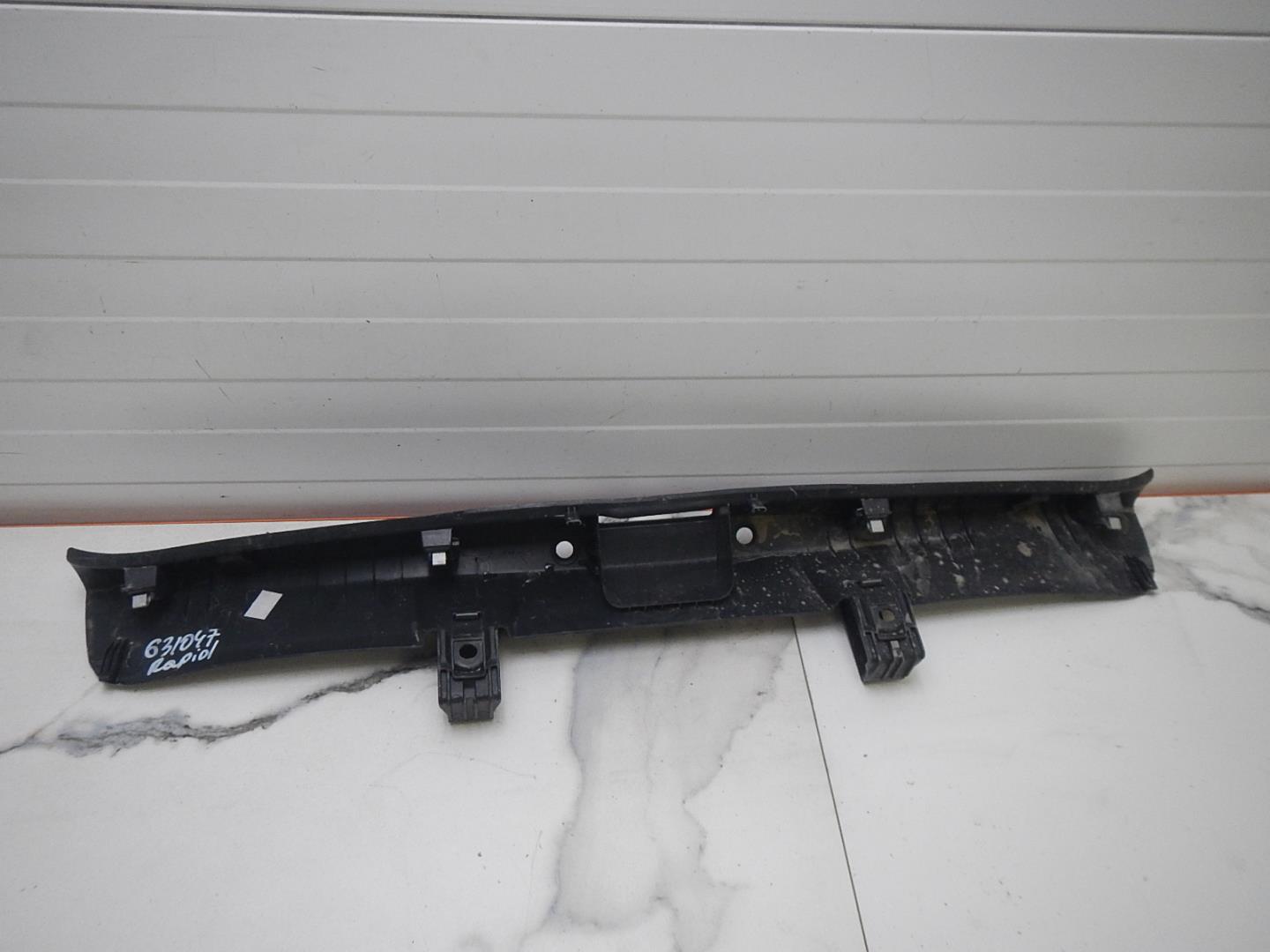 Обшивка багажника