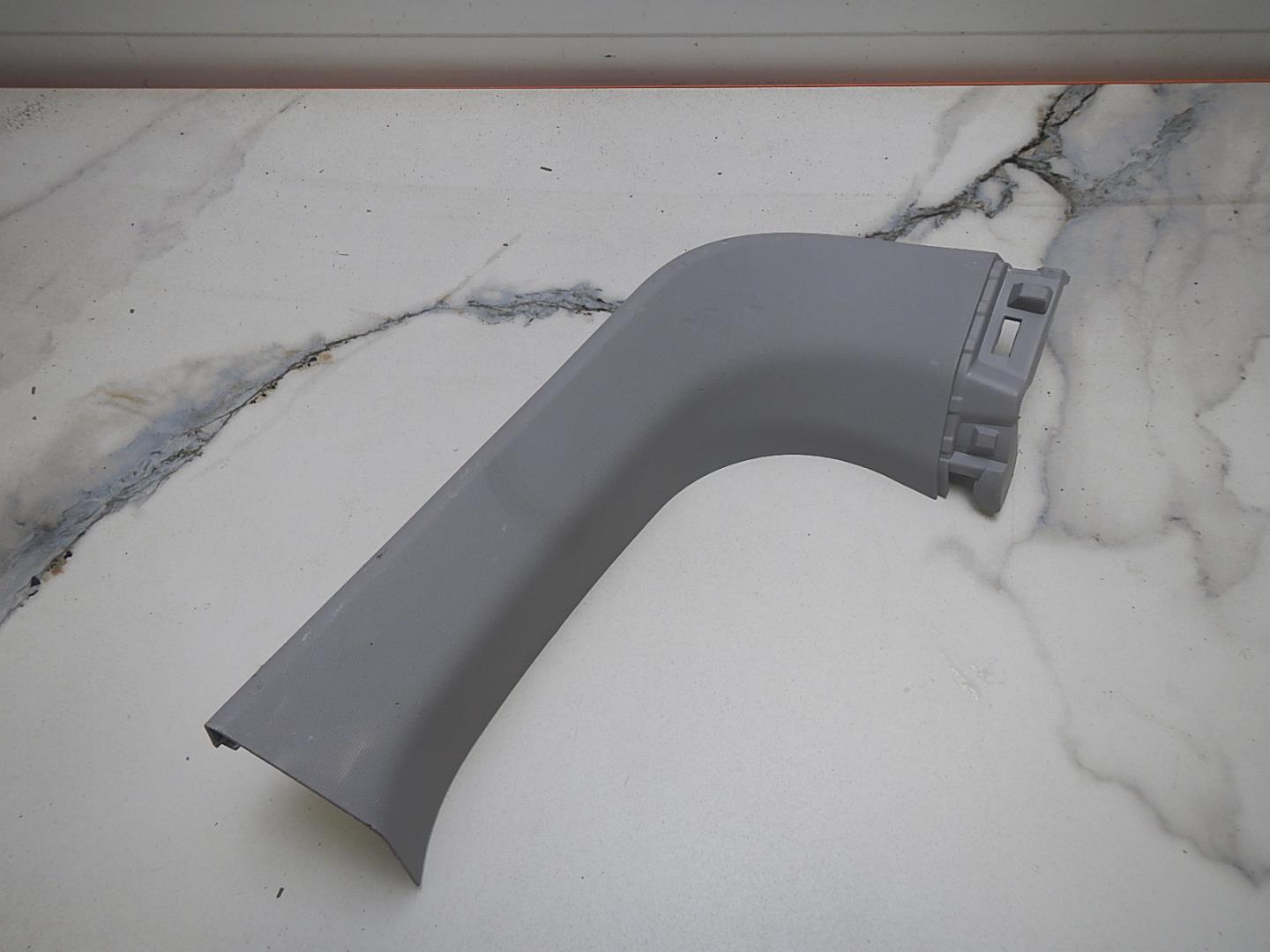 Обшивка двери багажника