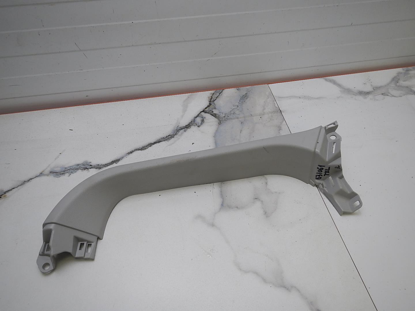 Обшивка двери багажника