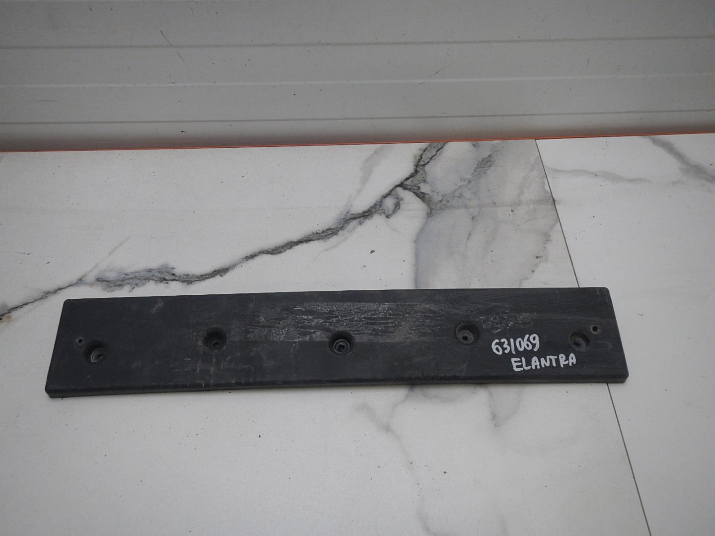 Накладка переднего бампера под номер