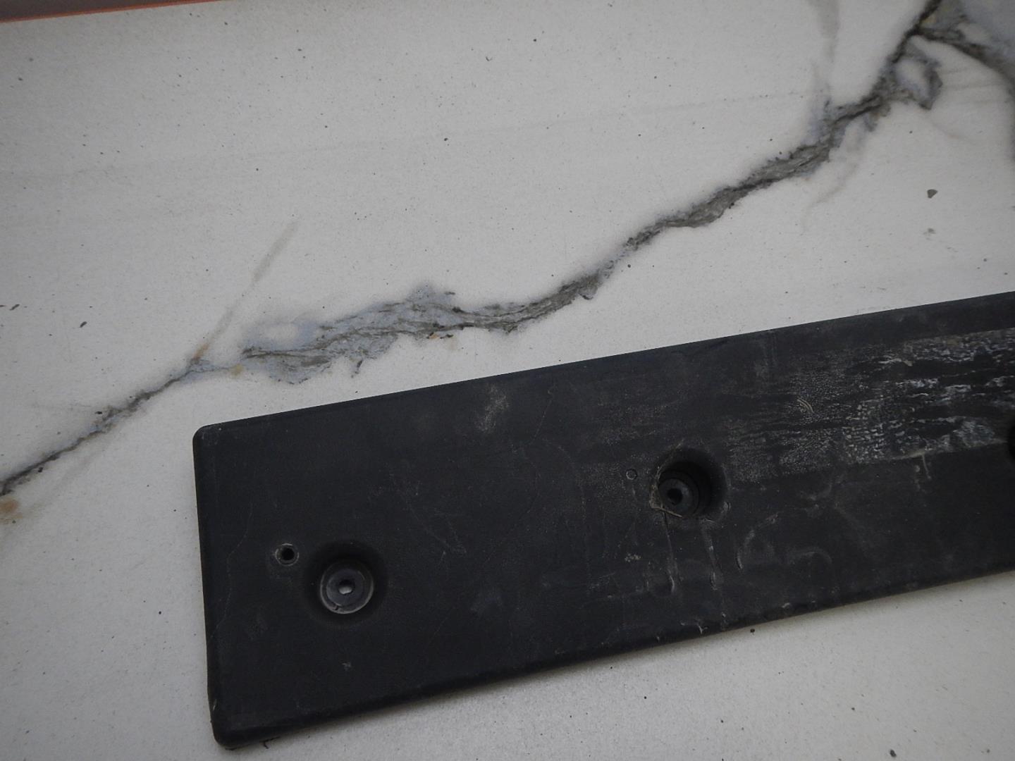 Накладка переднего бампера под номер