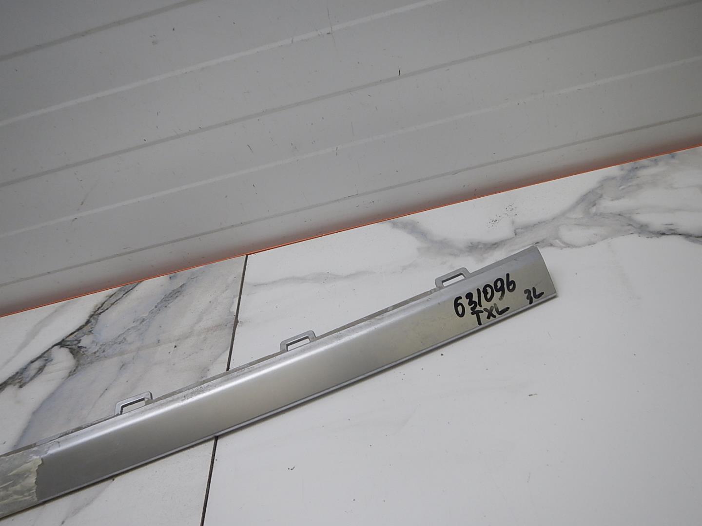 Молдинг заднего бампера