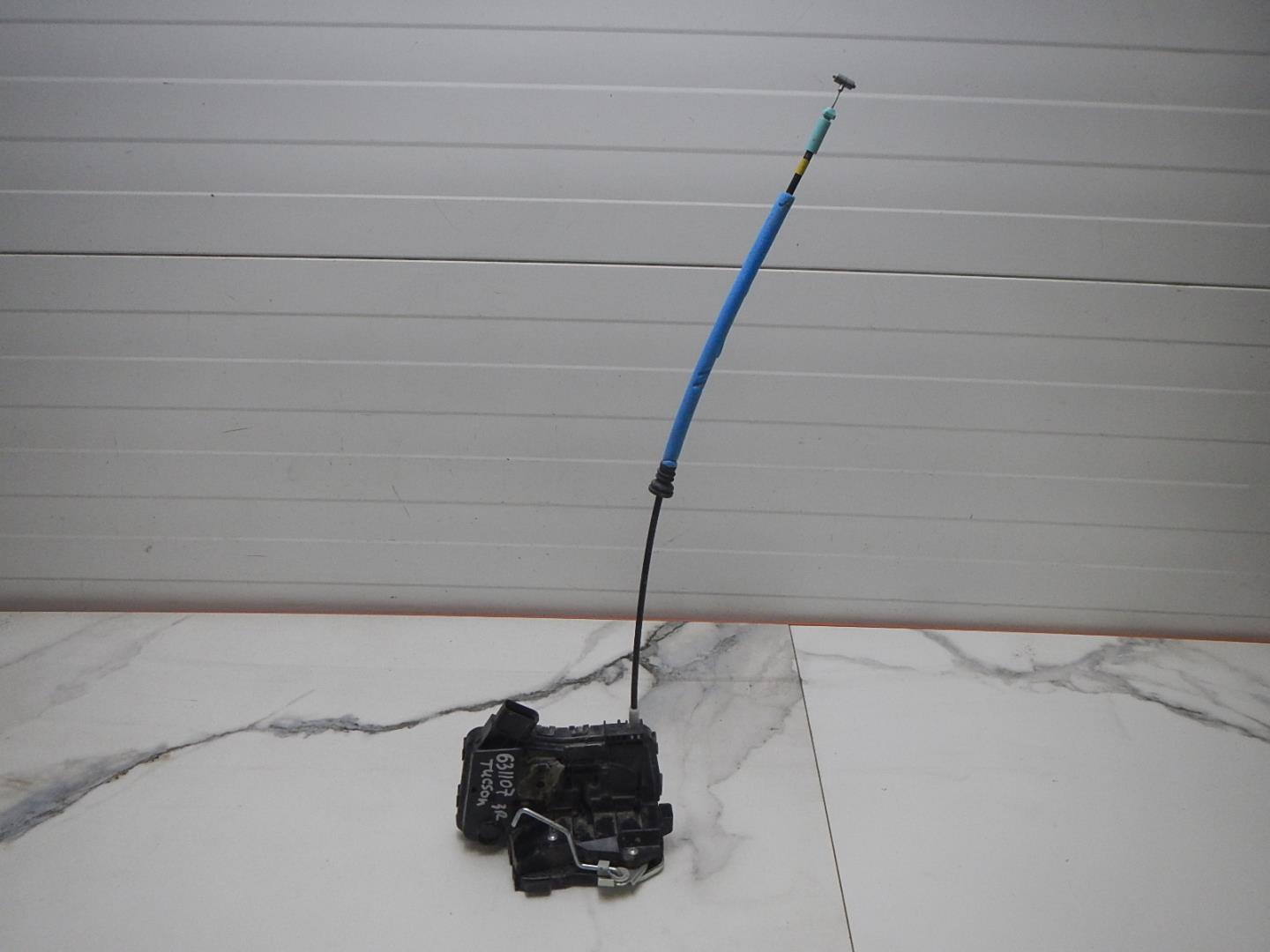 Замок двери задней правой