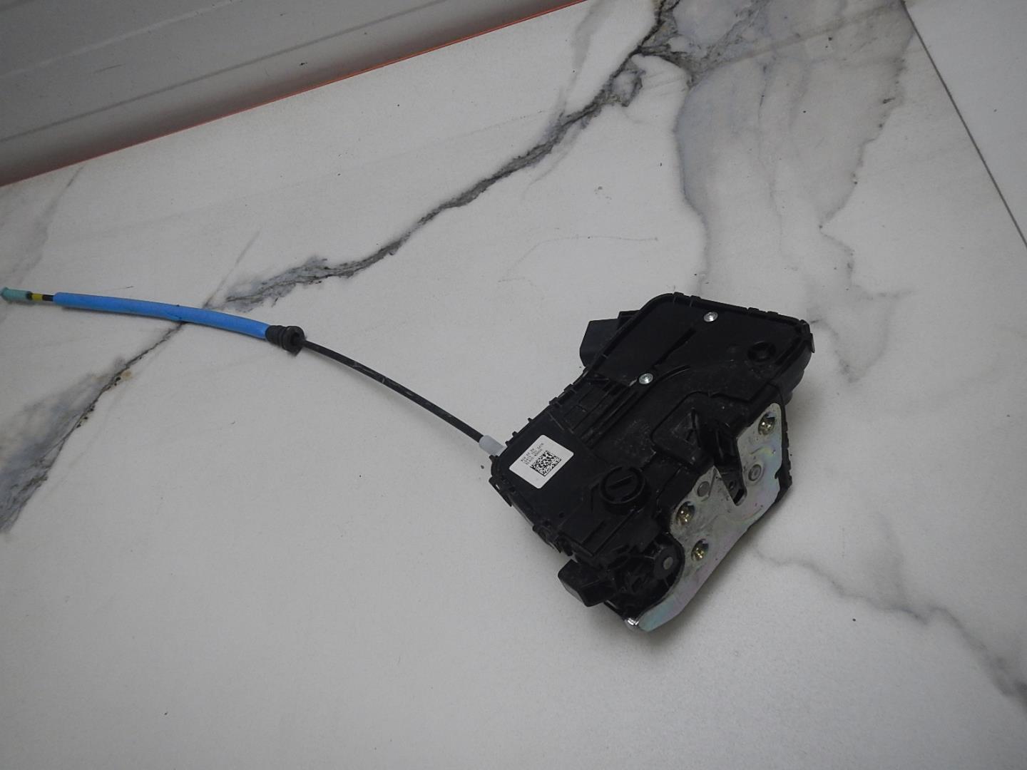 Замок двери задней правой