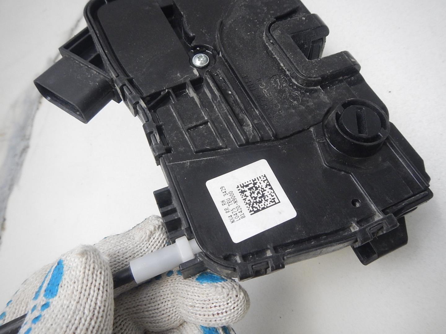 Замок двери задней правой