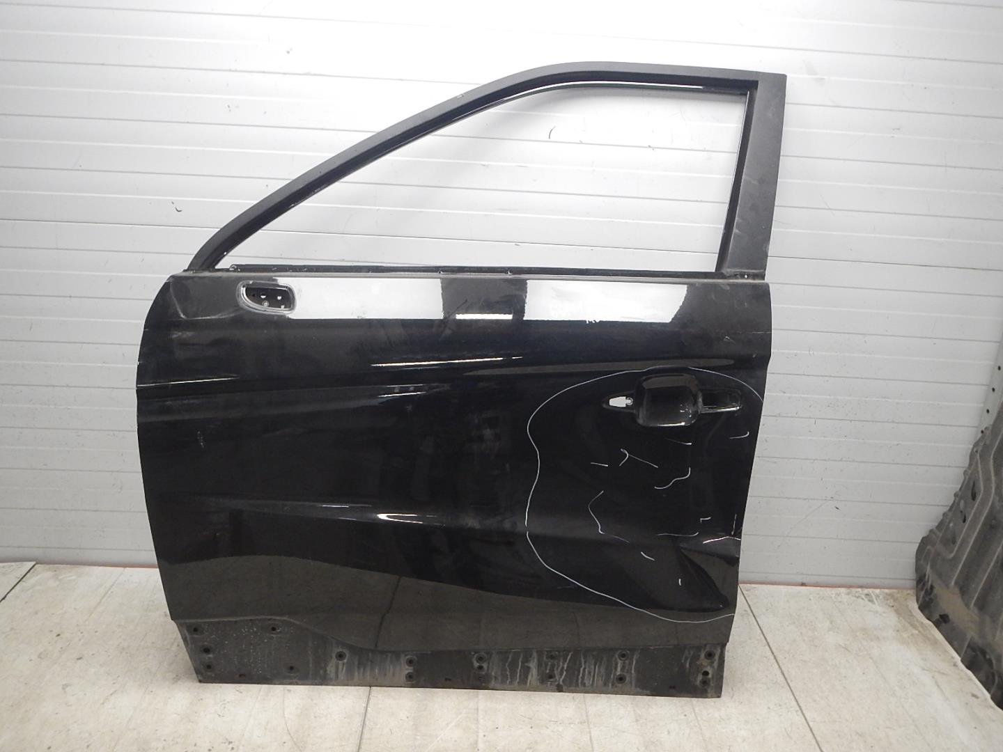 Дверь передняя левая