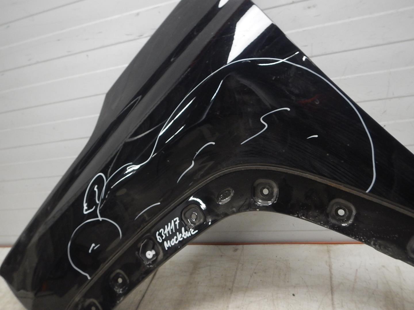 Крыло переднее левое