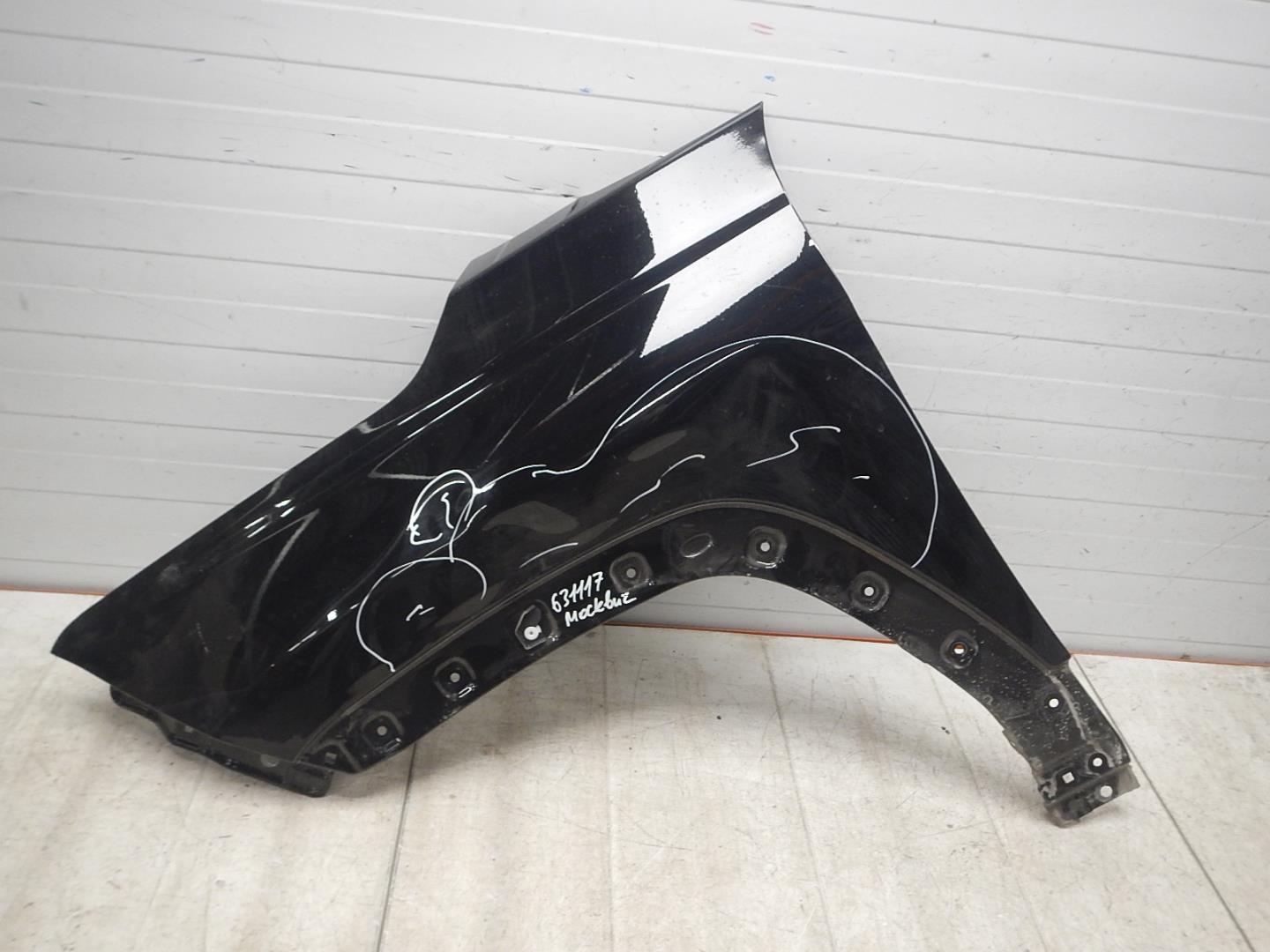 Крыло переднее левое