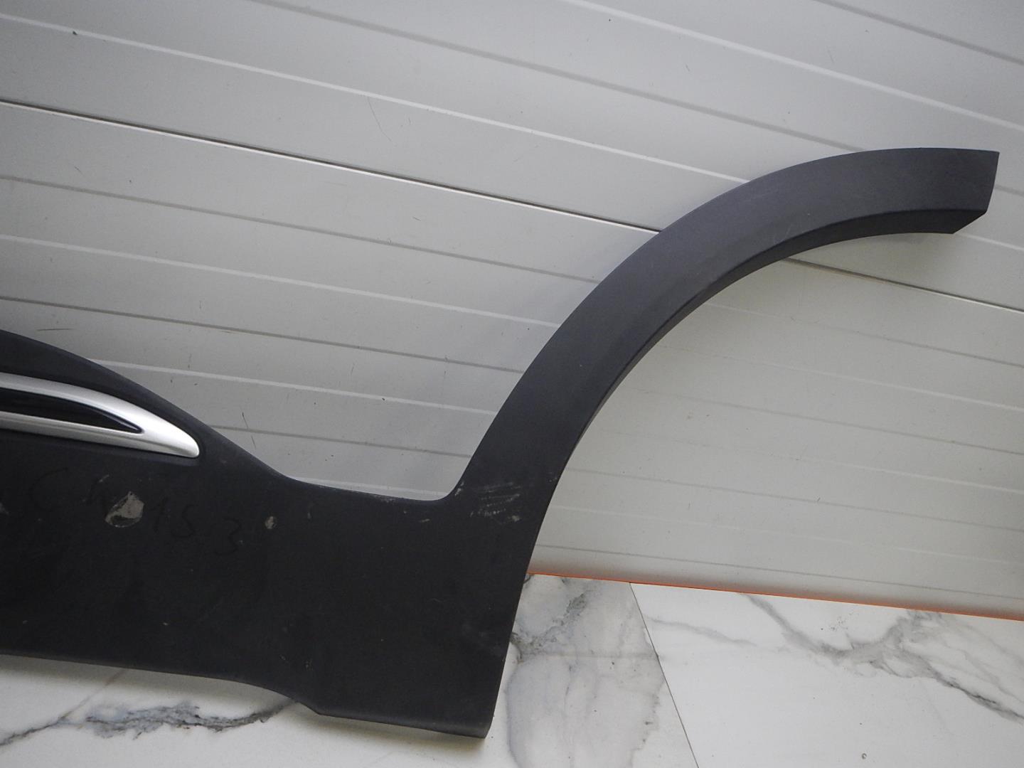 Молдинг задней левой двери