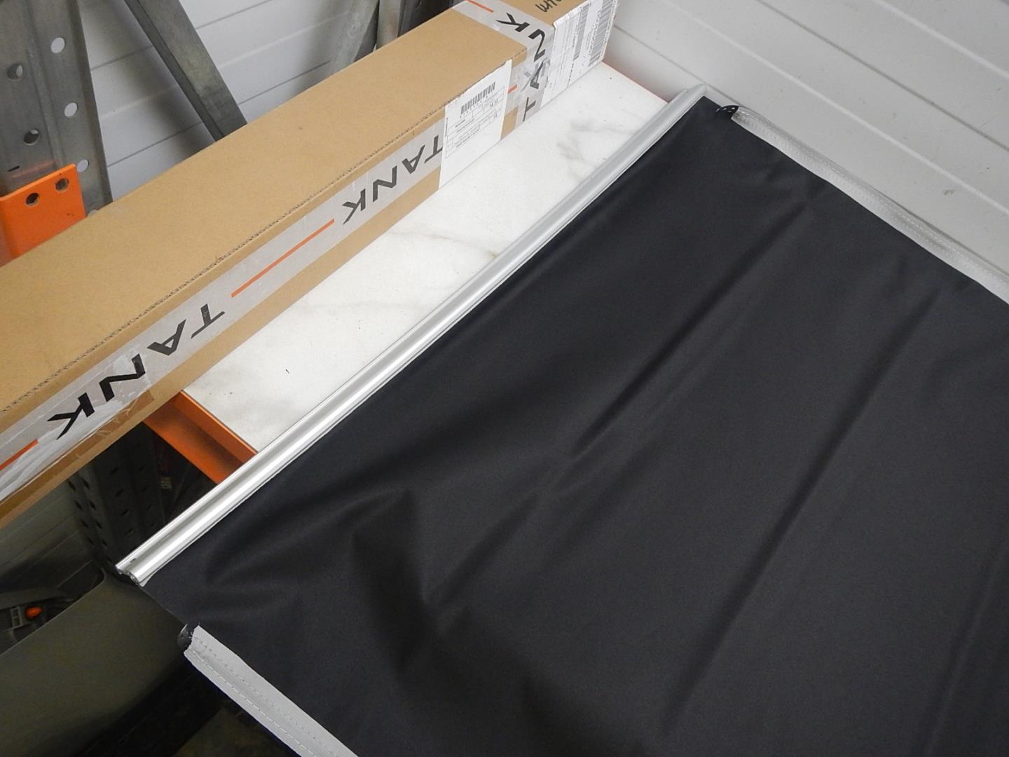 Шторка багажника