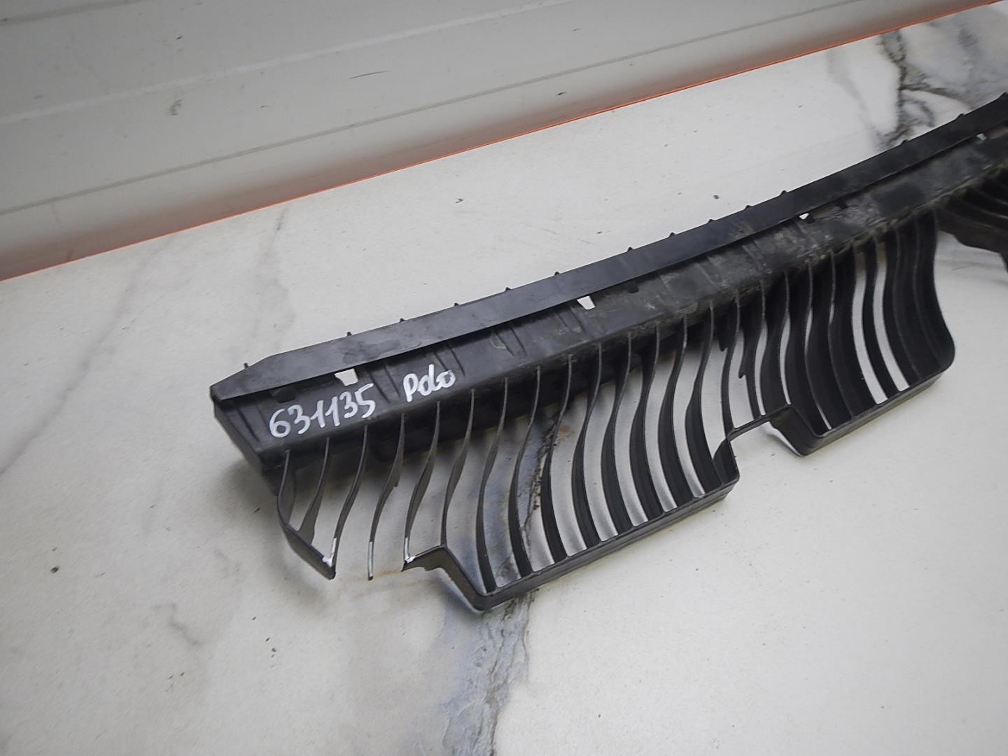 Кронштейн заднего бампера