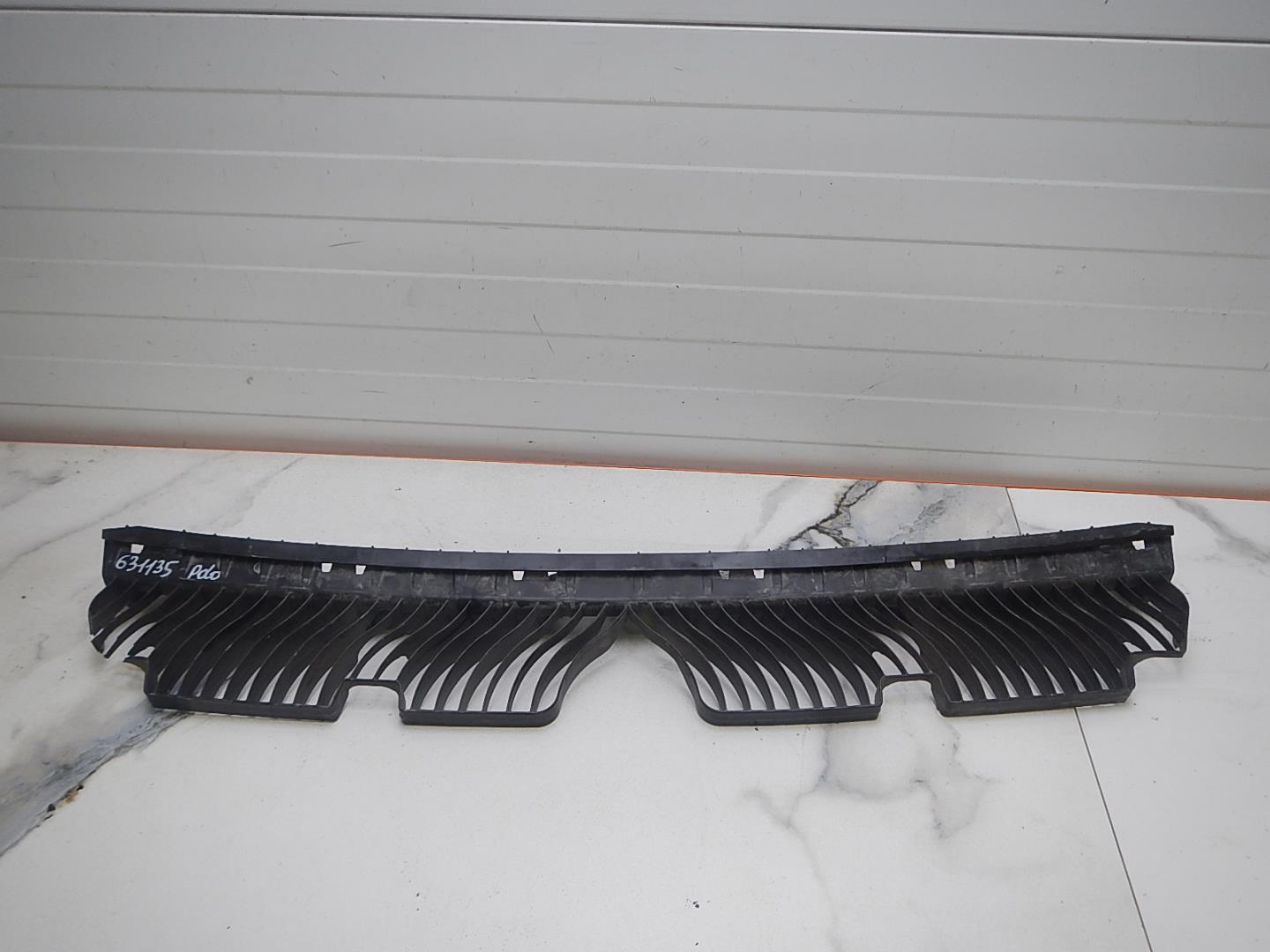 Кронштейн заднего бампера