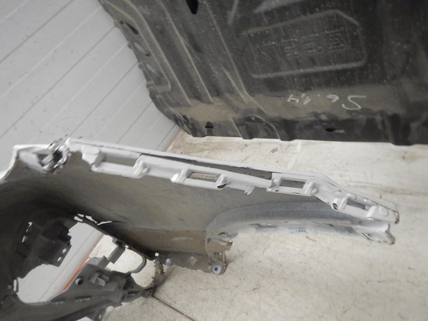 Бампер передний