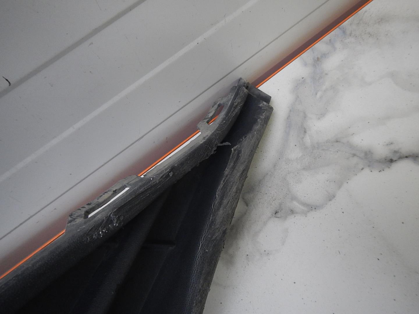 Решетка в бампер центральная