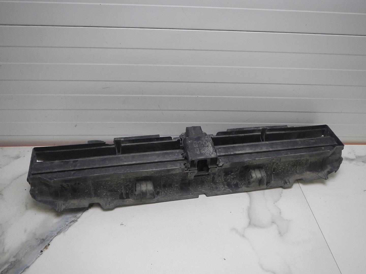 Воздуховод радиатора нижний