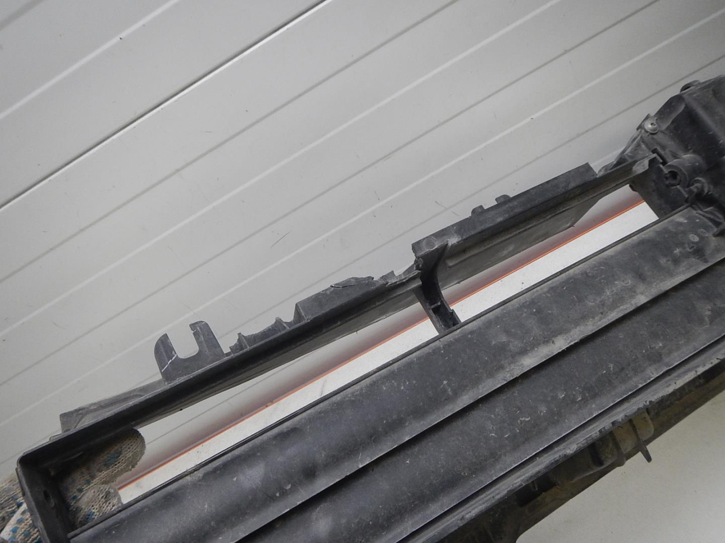 Воздуховод радиатора нижний