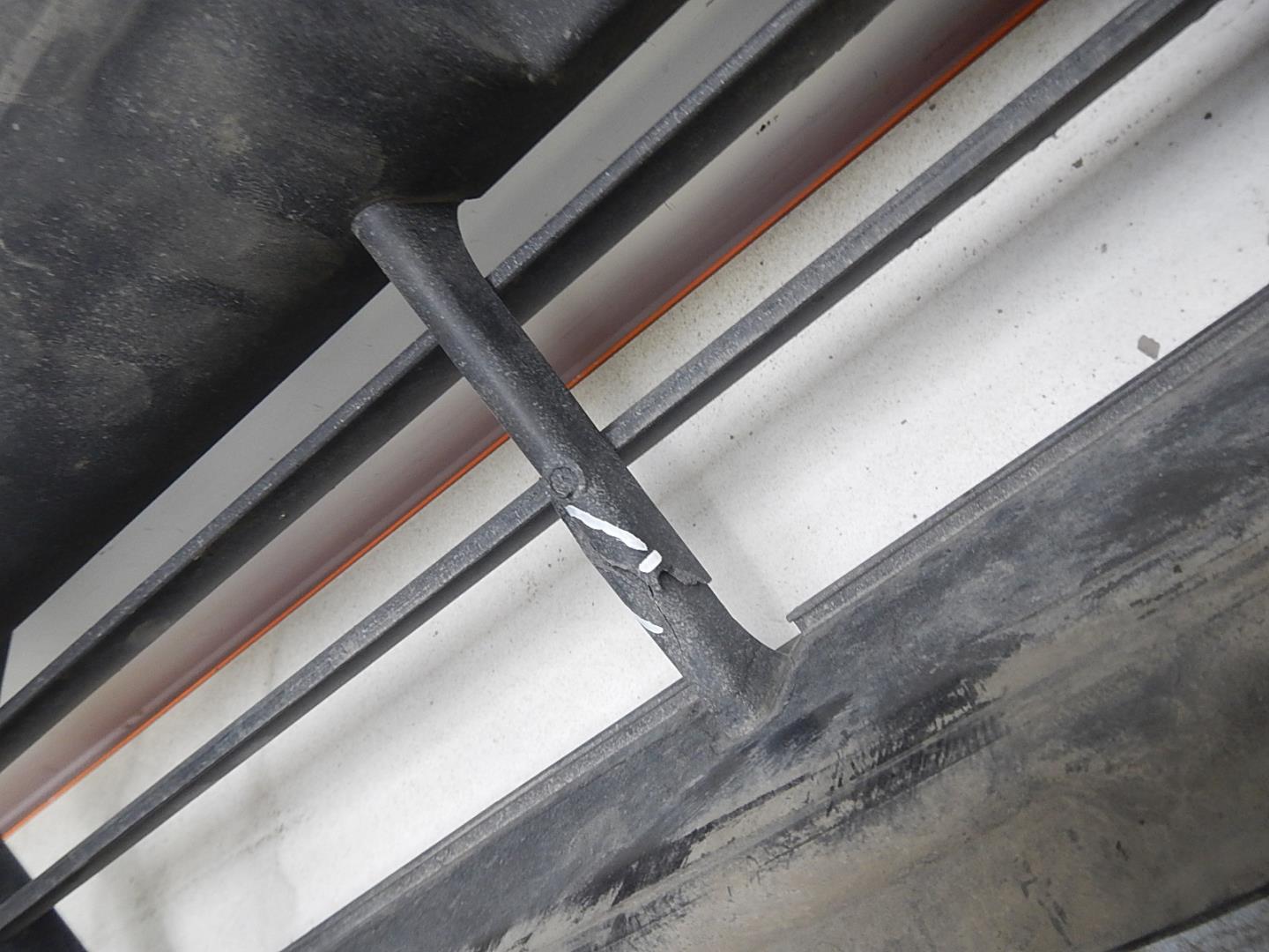 Воздуховод радиатора нижний