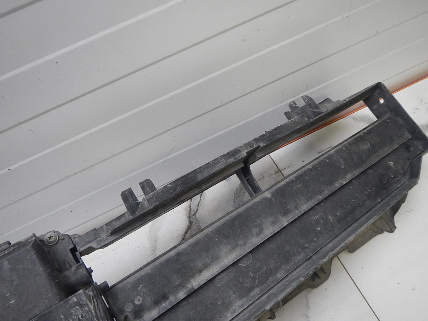 Воздуховод радиатора нижний