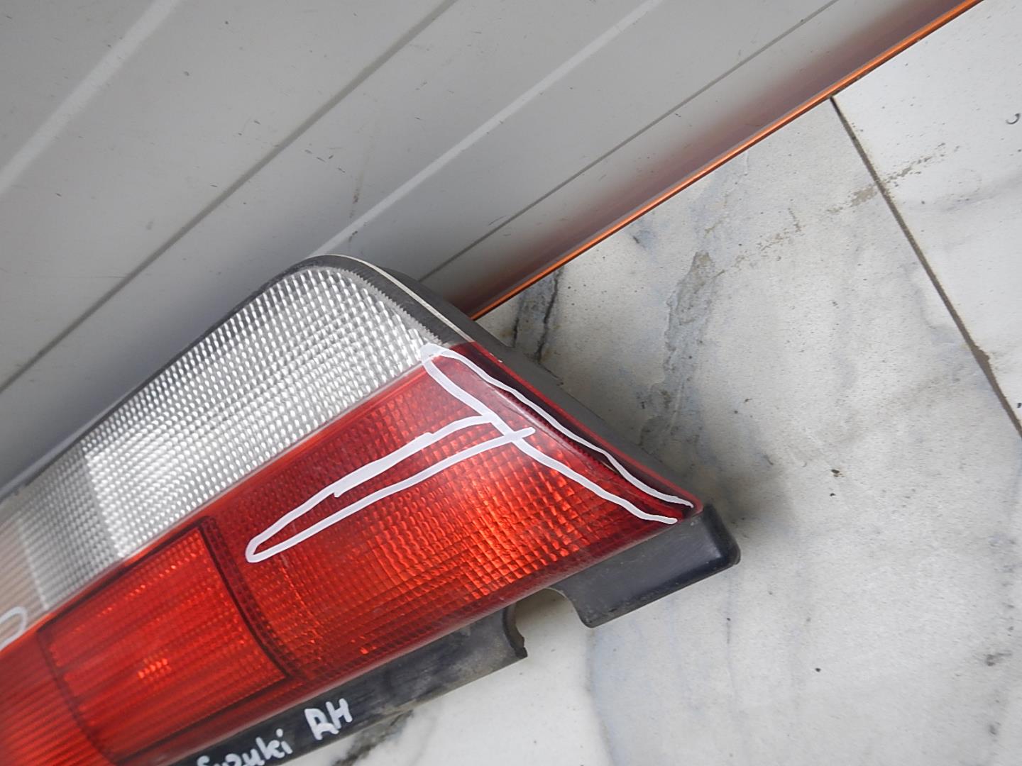 Фонарь задний правый