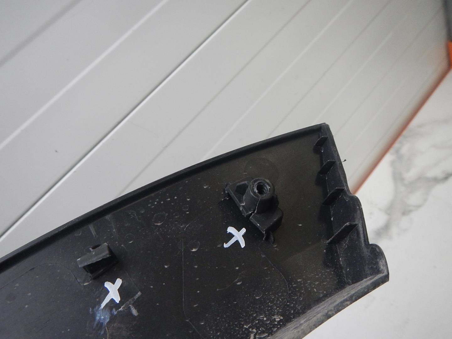 Молдинг задней правой двери