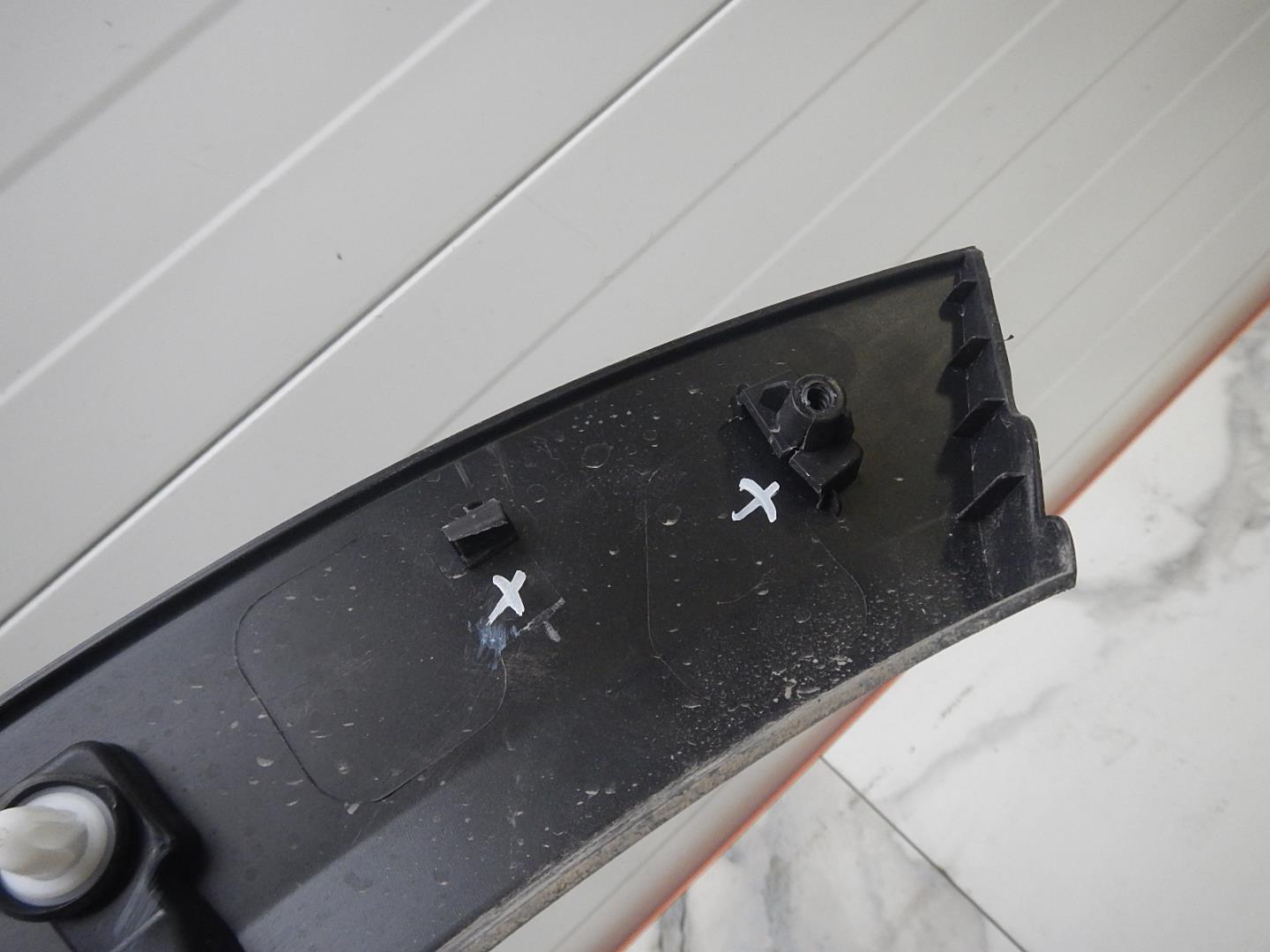 Молдинг задней правой двери