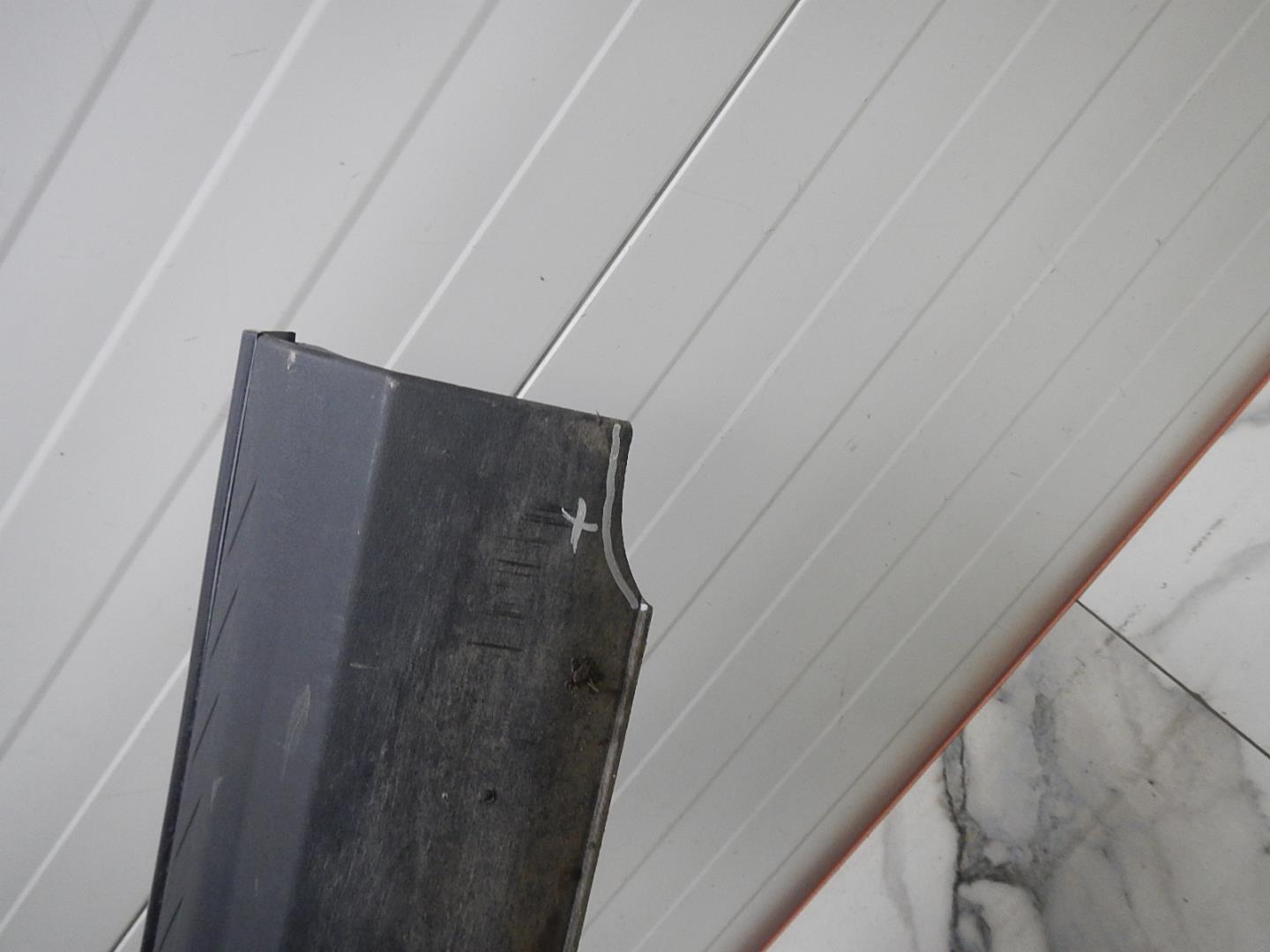 Молдинг задней правой двери