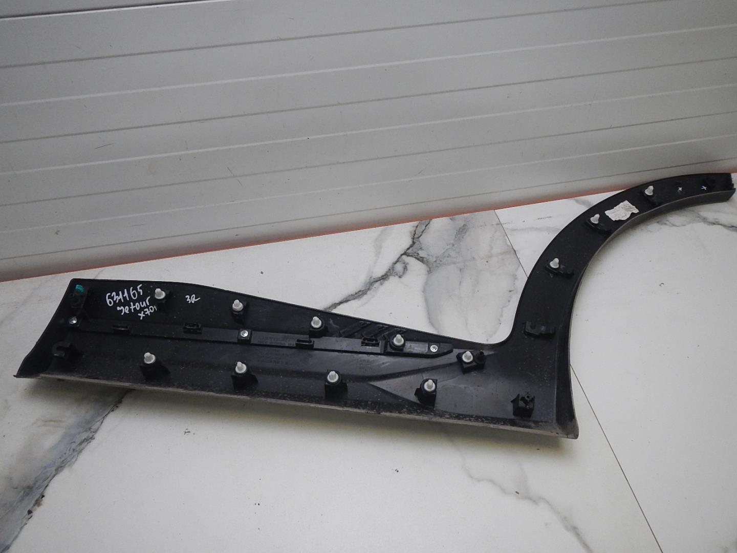 Молдинг задней правой двери