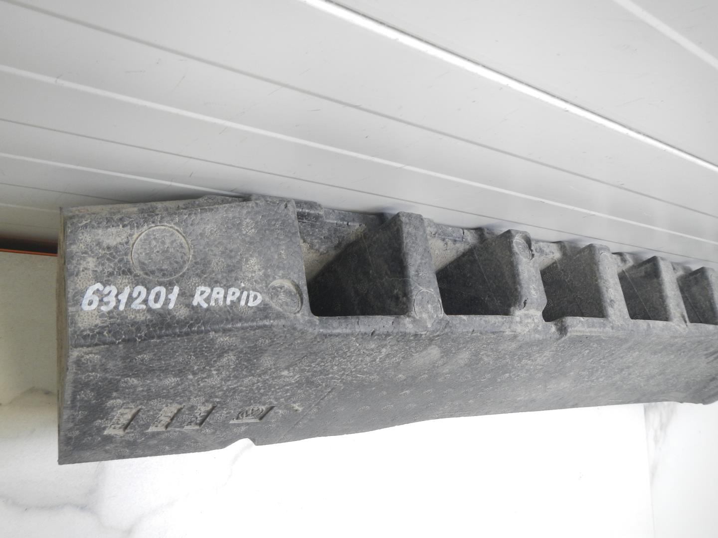 Наполнитель переднего бампера