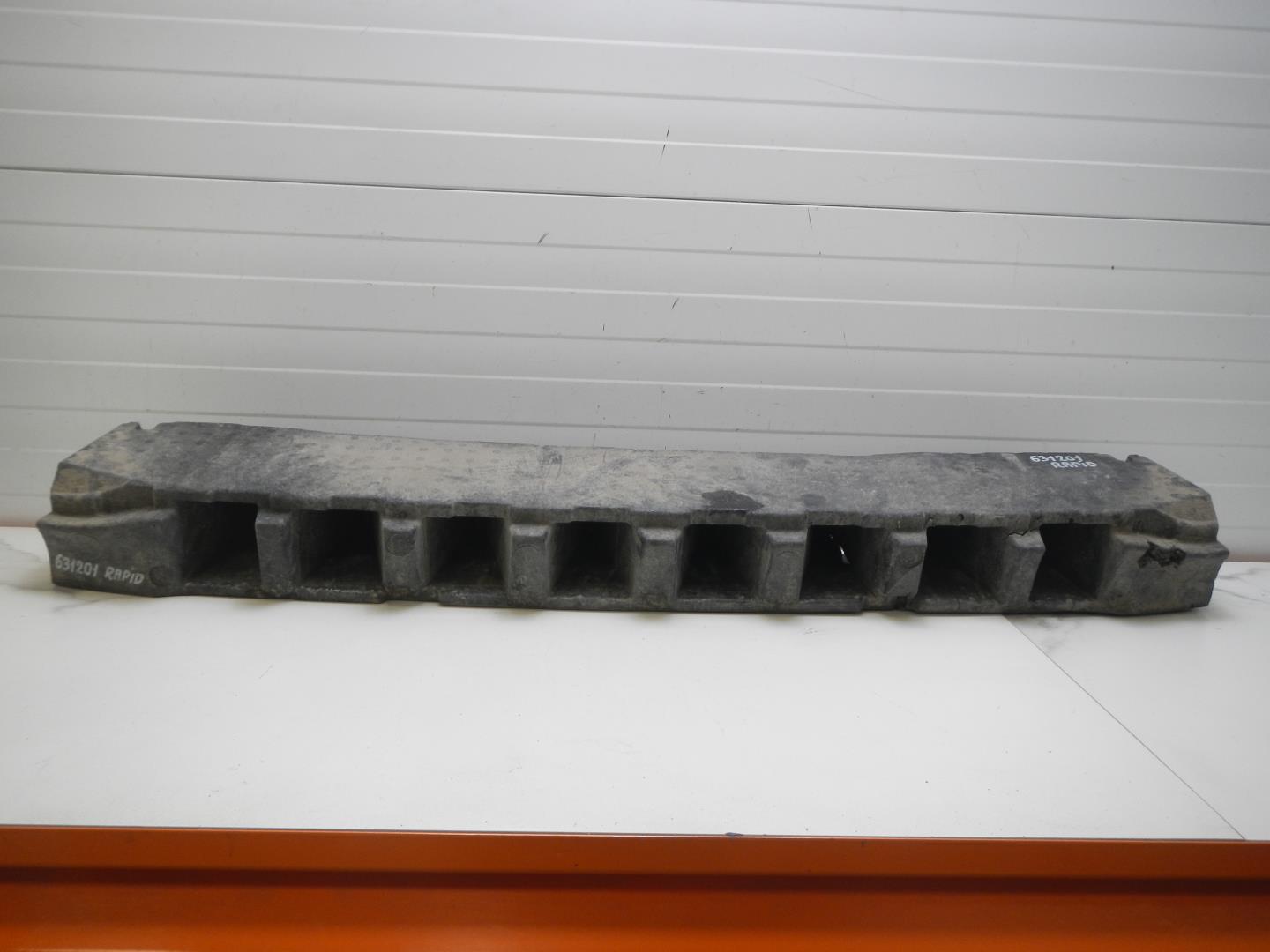 Наполнитель переднего бампера