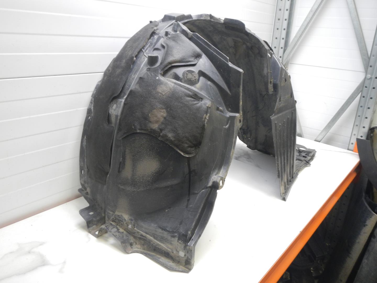 Локер передний левый