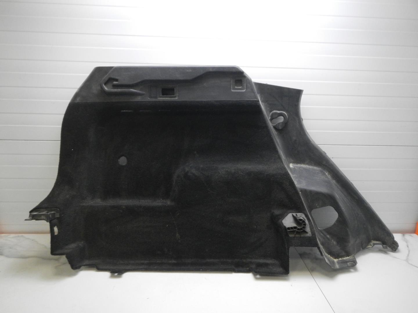 Обшивка багажника