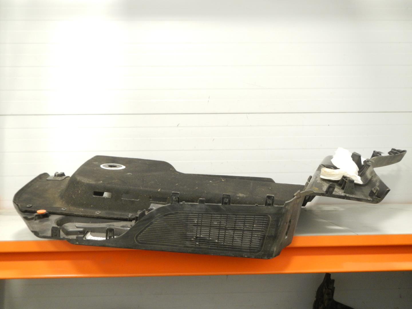 Обшивка багажника