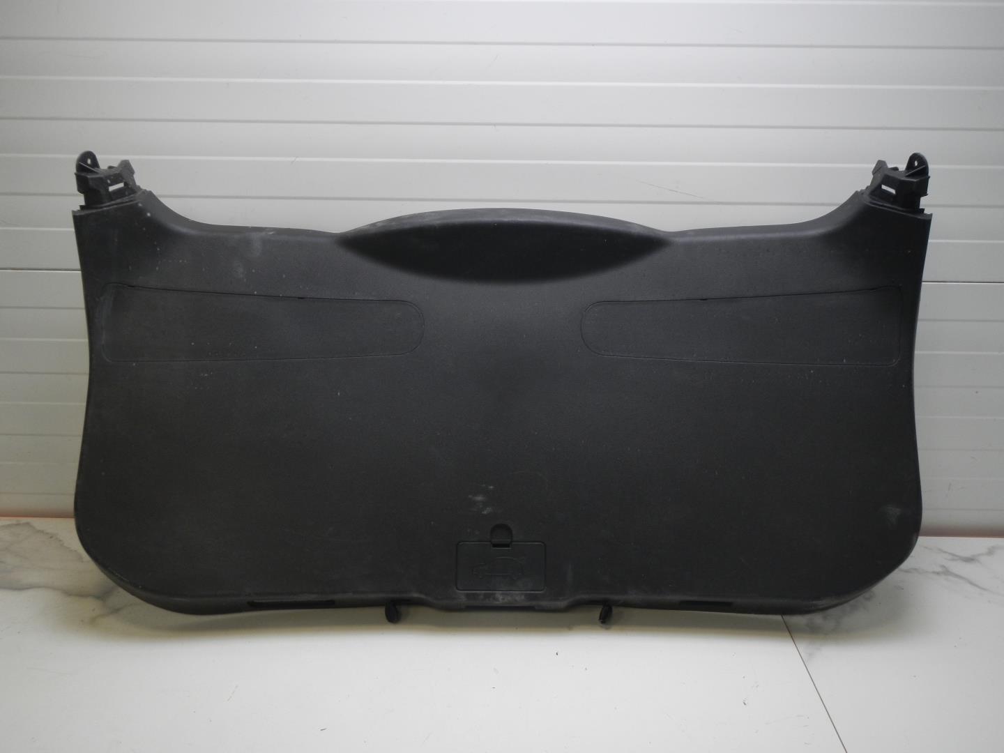 Обшивка двери багажника