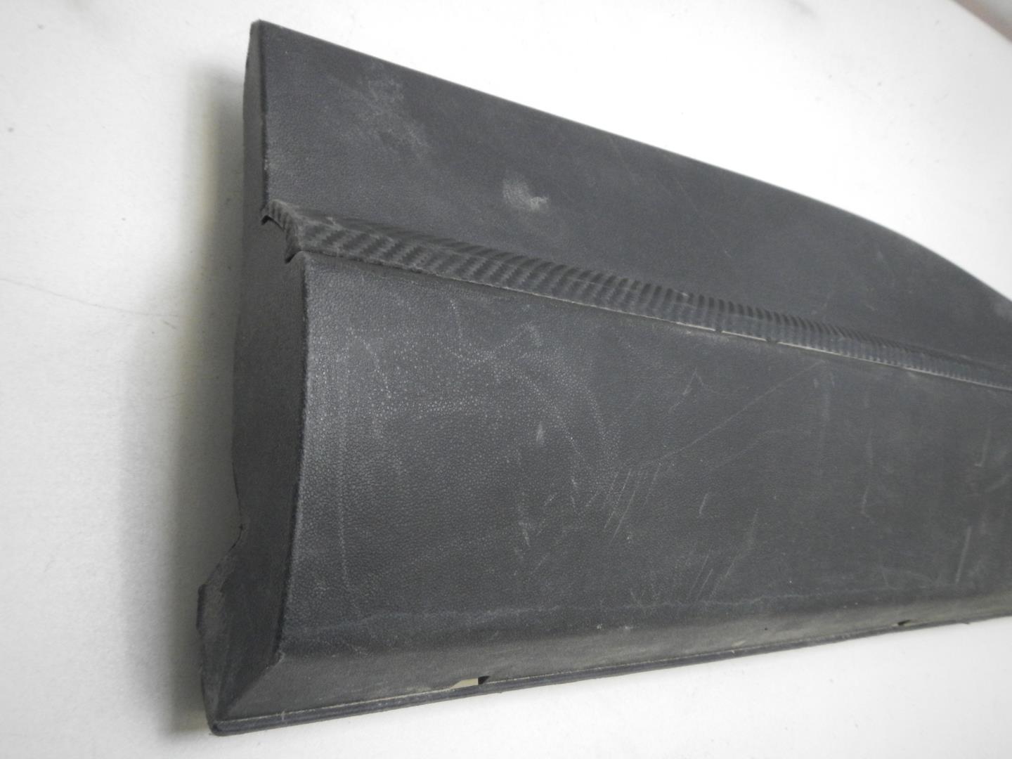 Молдинг задней левой двери