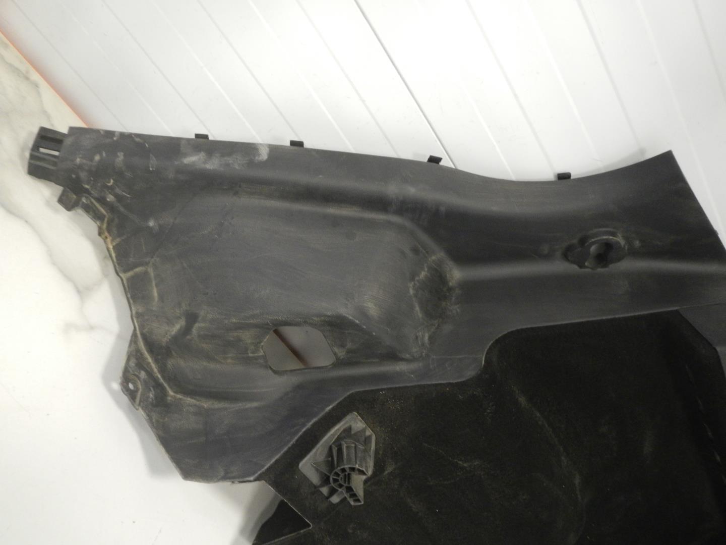 Обшивка багажника