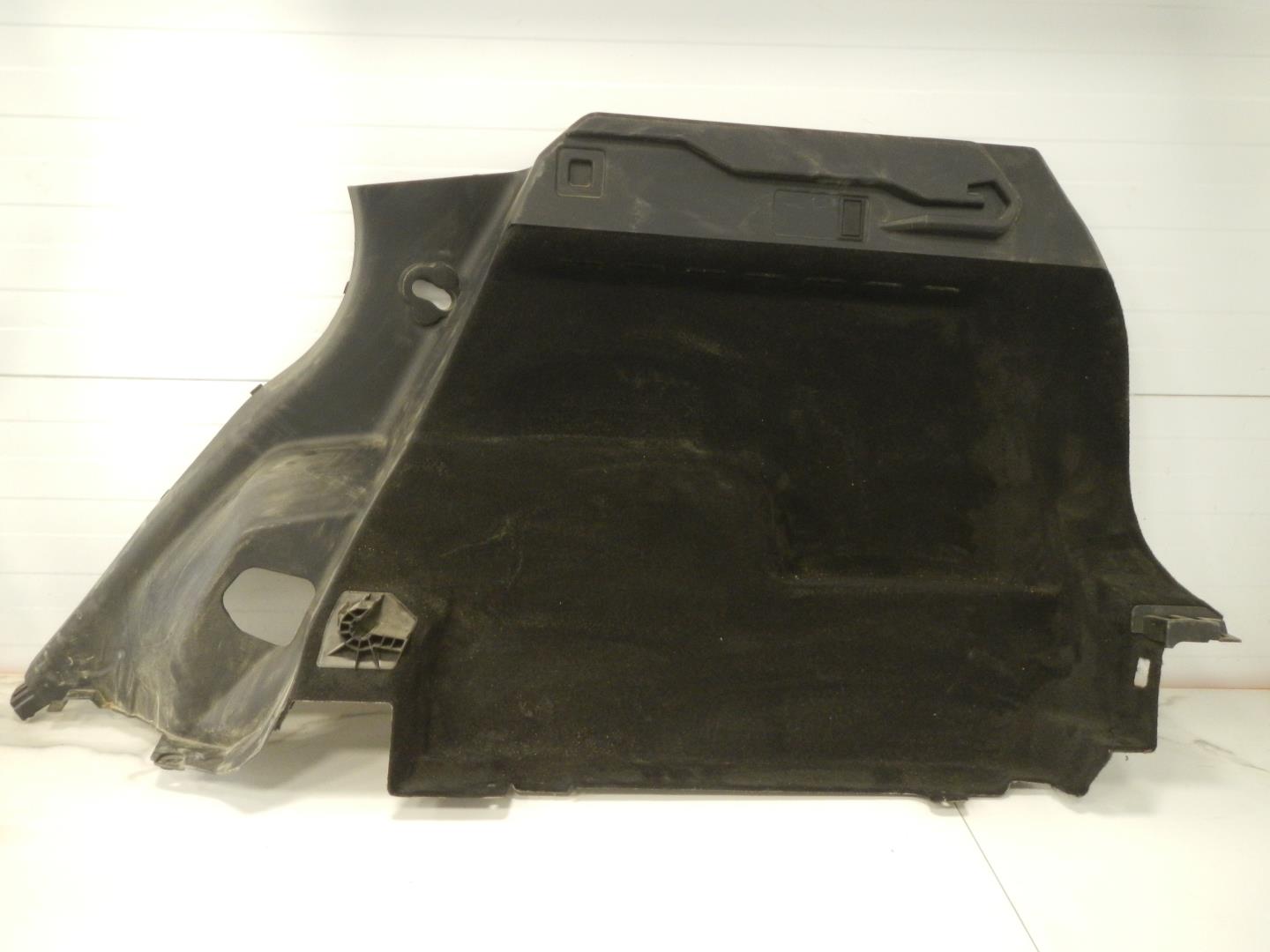 Обшивка багажника