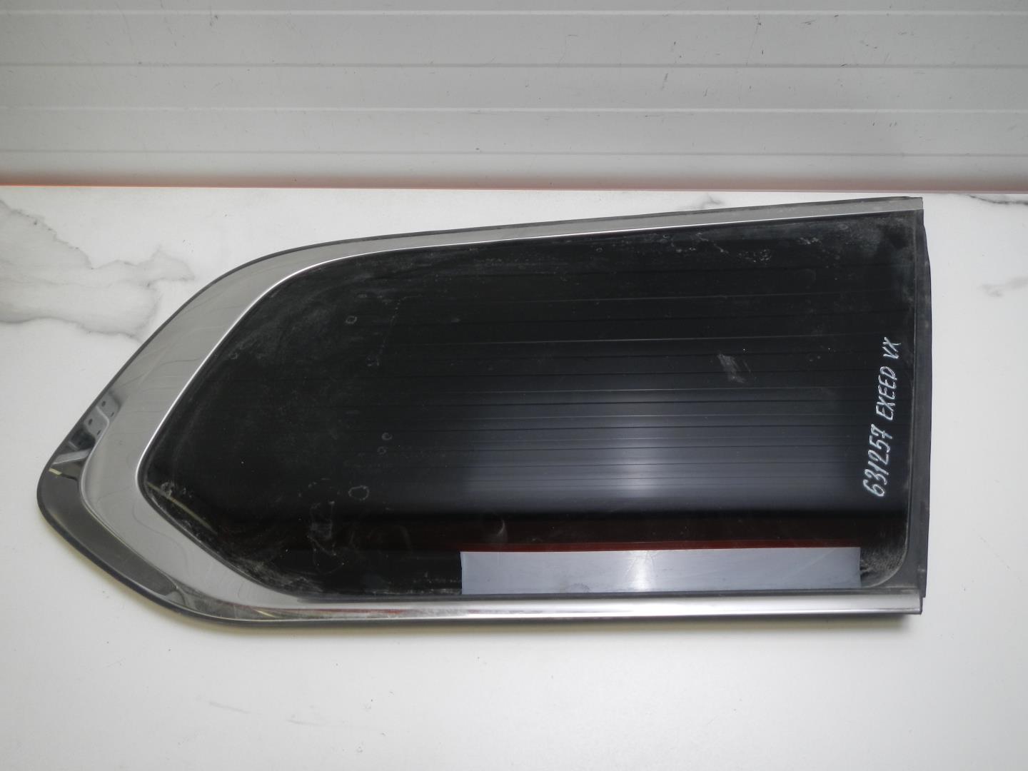 Стекло кузовное глухое правое